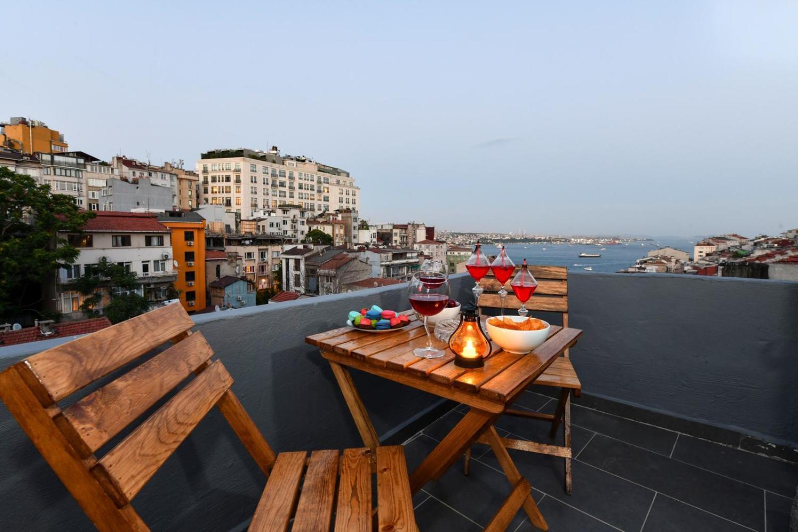 Apartment The Maiden Tower From Your Bedroom Romantic View, In Taksim Square Istanbul