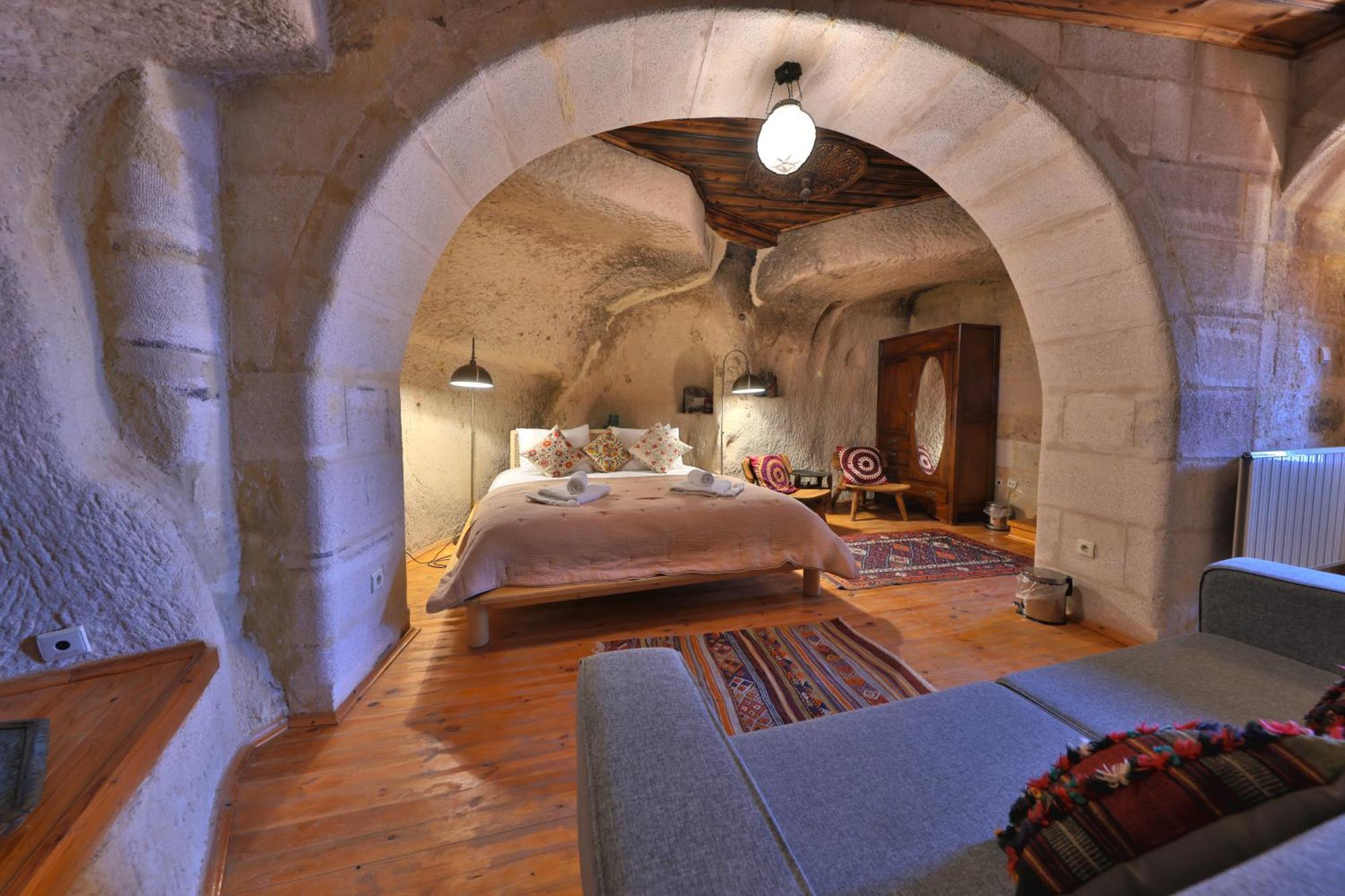 Potamia Cave Hotel