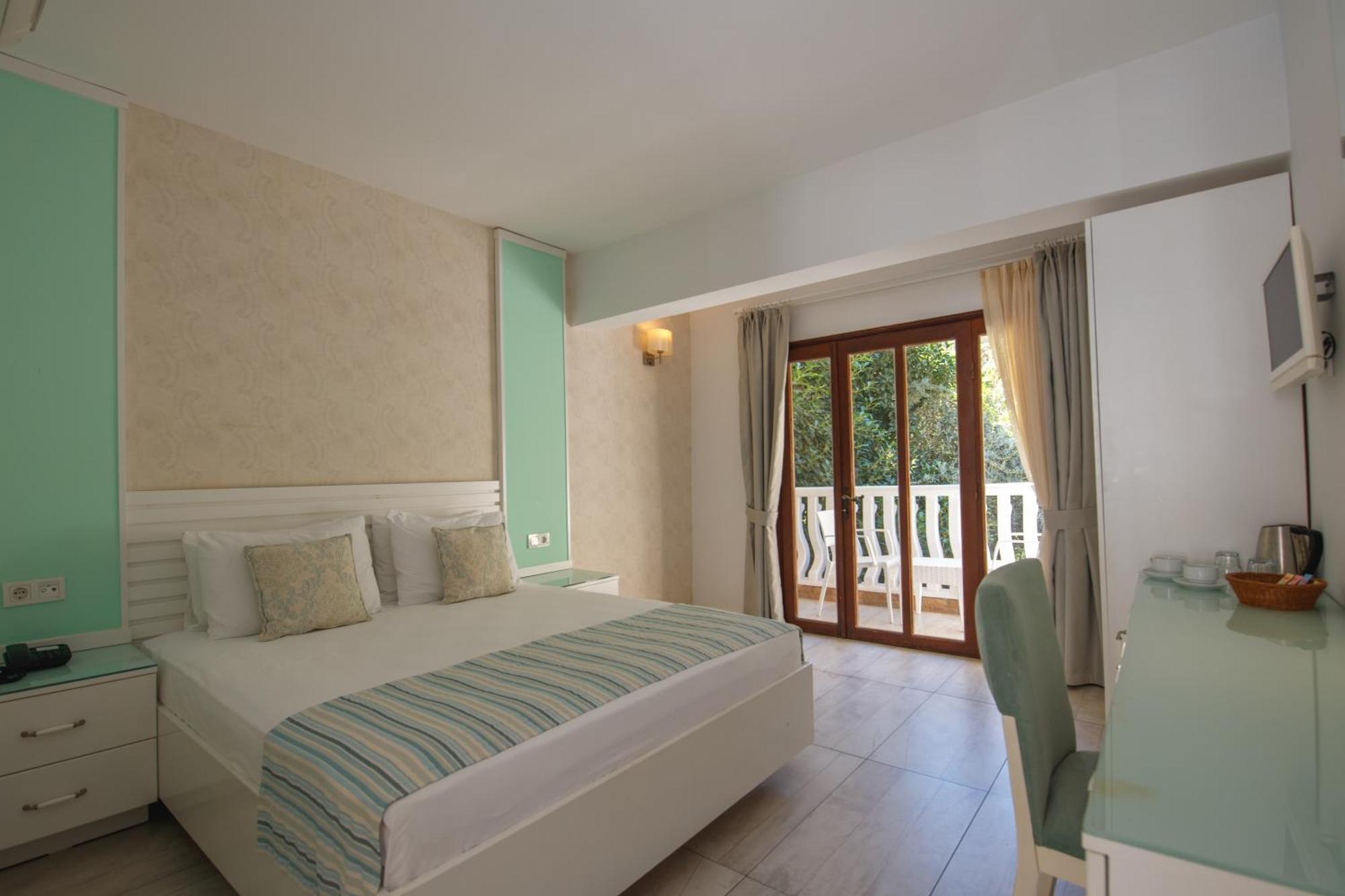 Flamingo & - Pet Friendly Hotel