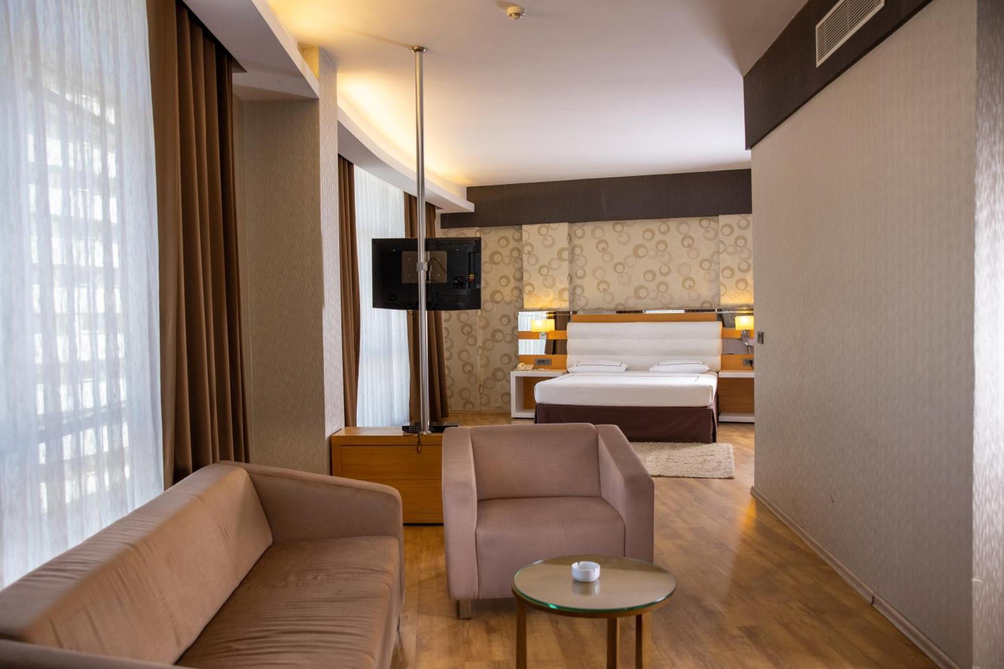 Anemon Grand