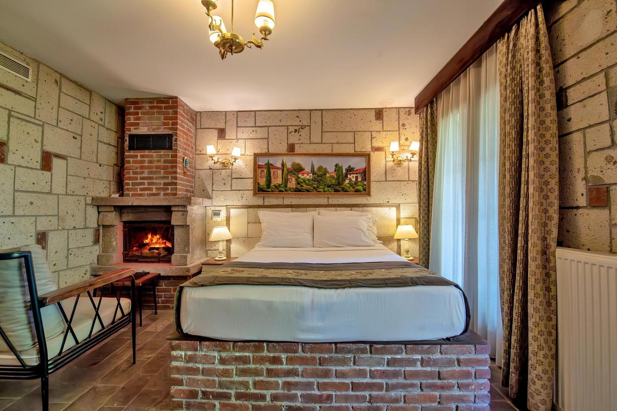 Wineport Riverside & Winery 3*