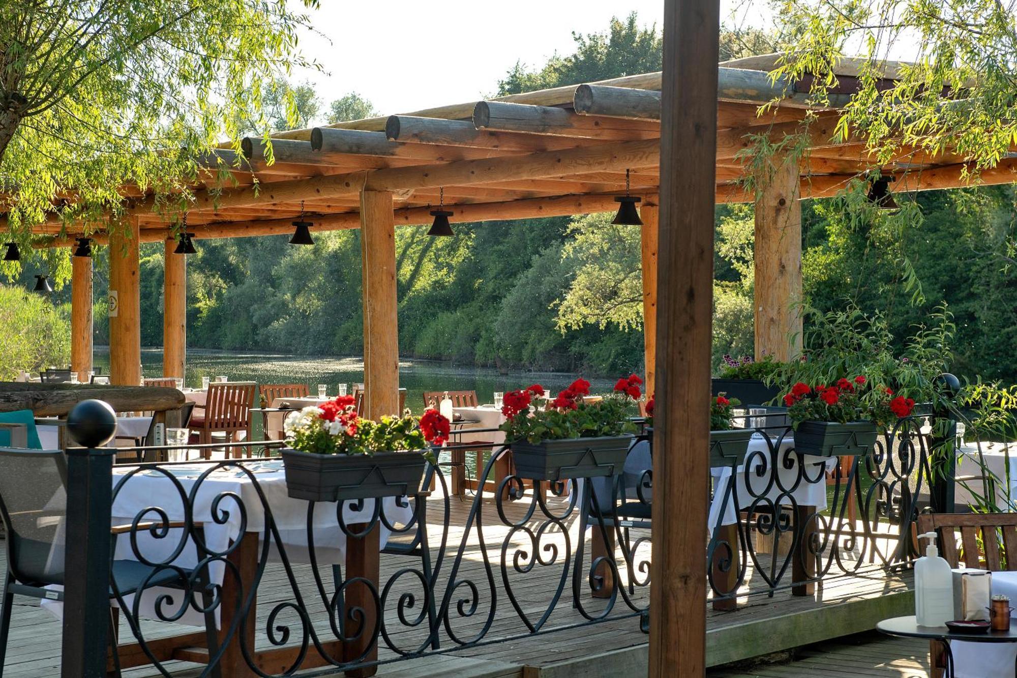 Wineport Riverside & Winery 3*