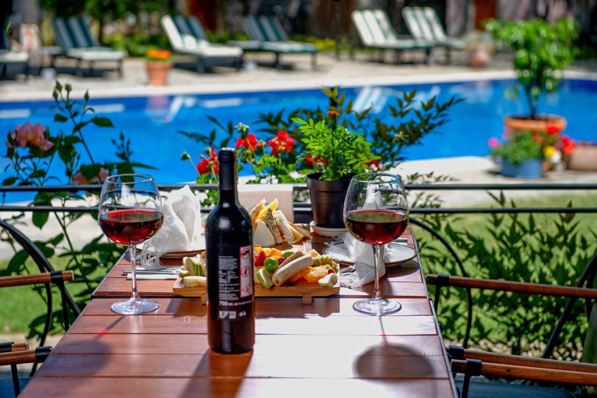 Wineport Riverside & Winery Hotel 3*