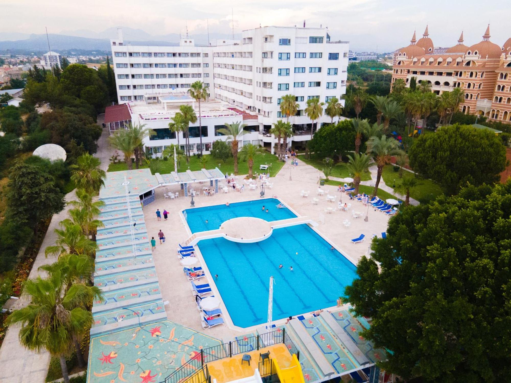 Resort Sural Side