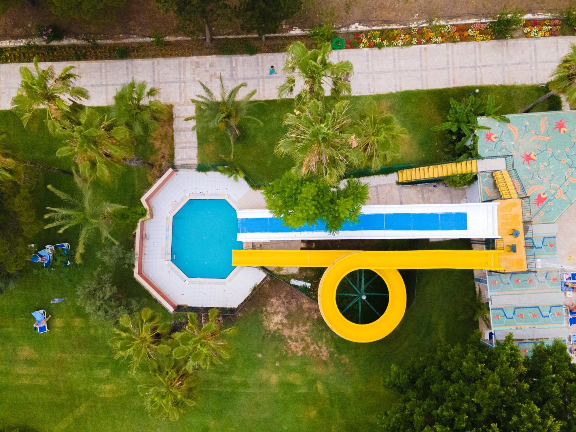 Resort Sural Side