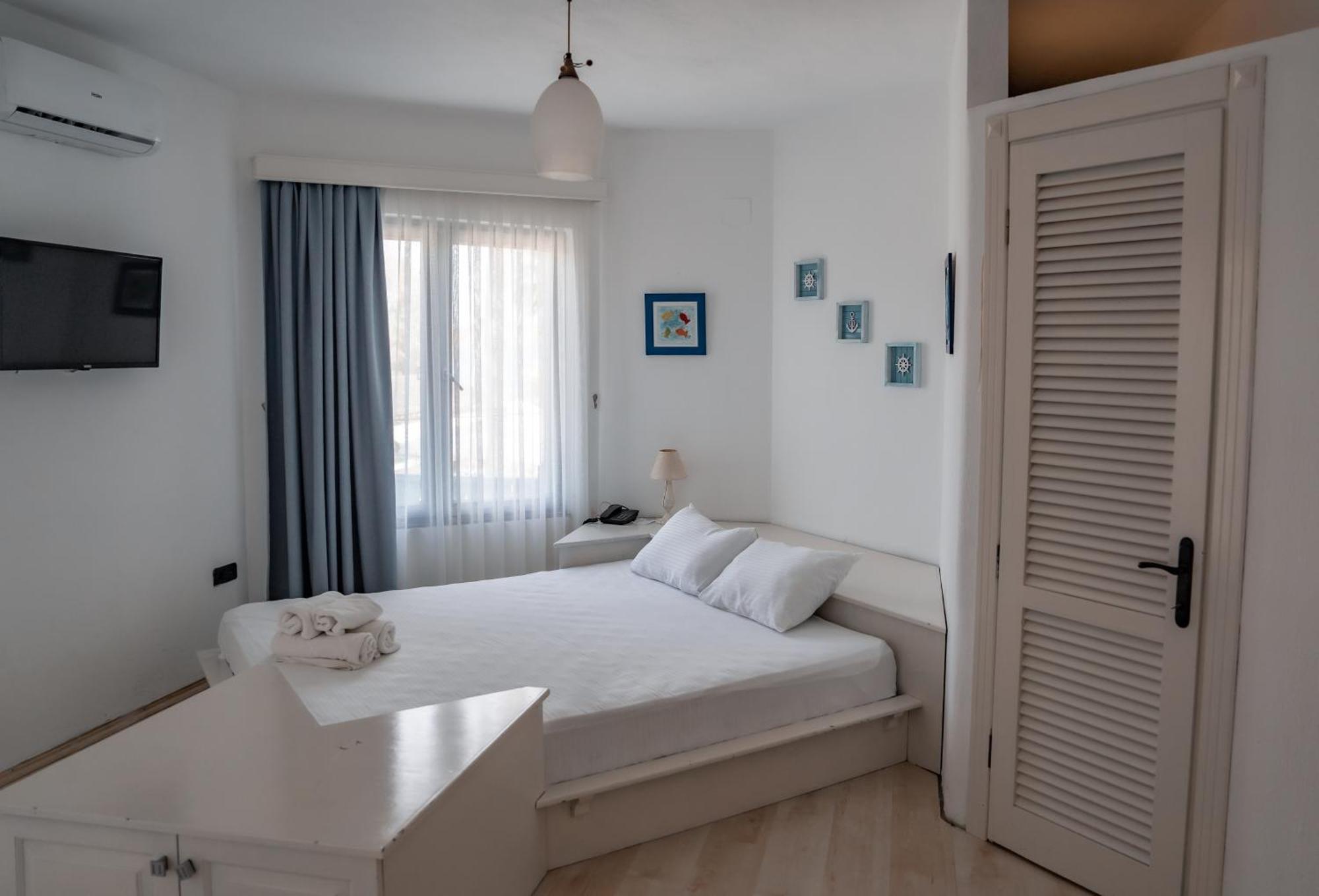 Hotel Kefi & 3*