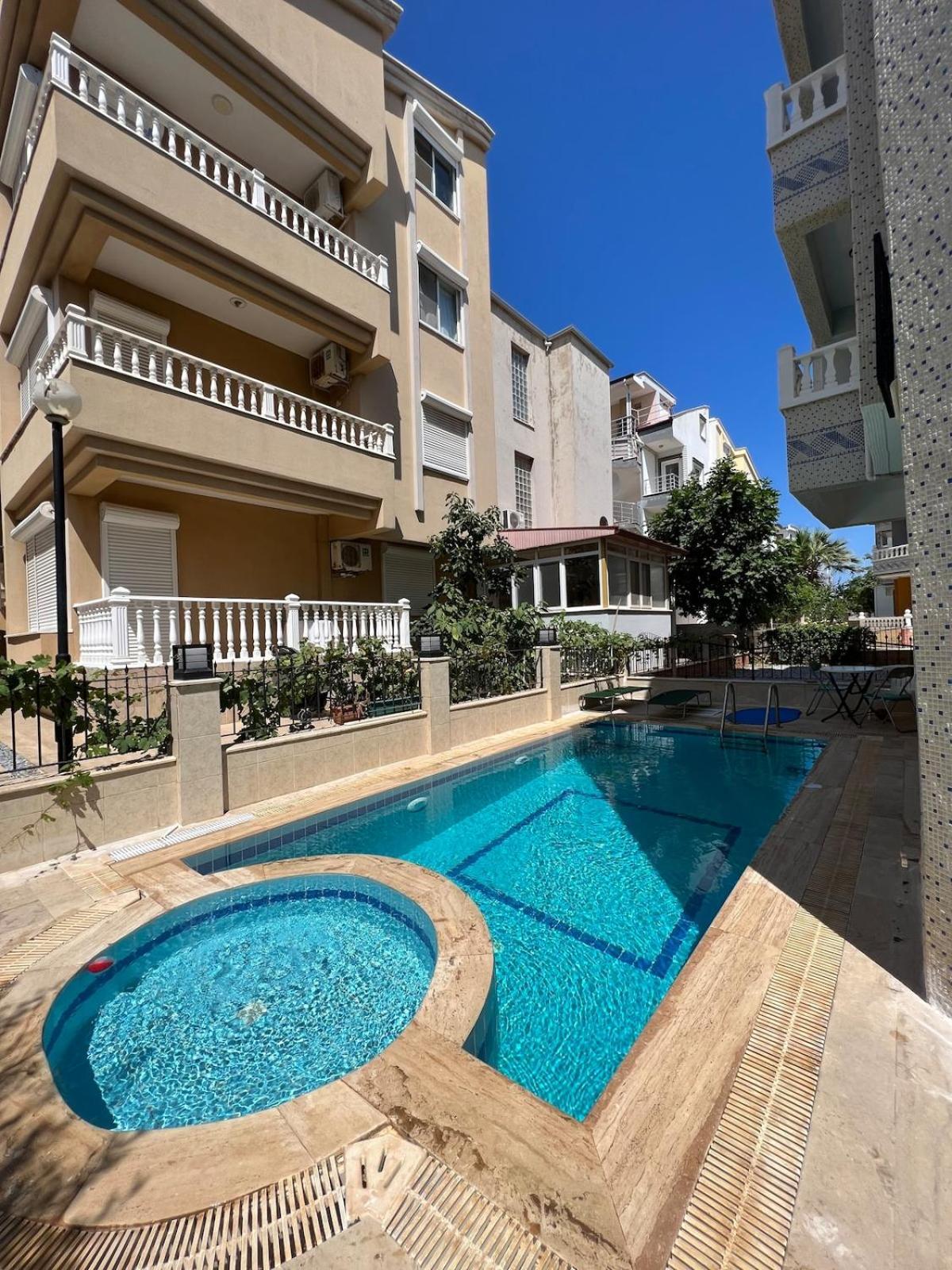 With Mustakil Pool And Jacuzzi Villa Didim