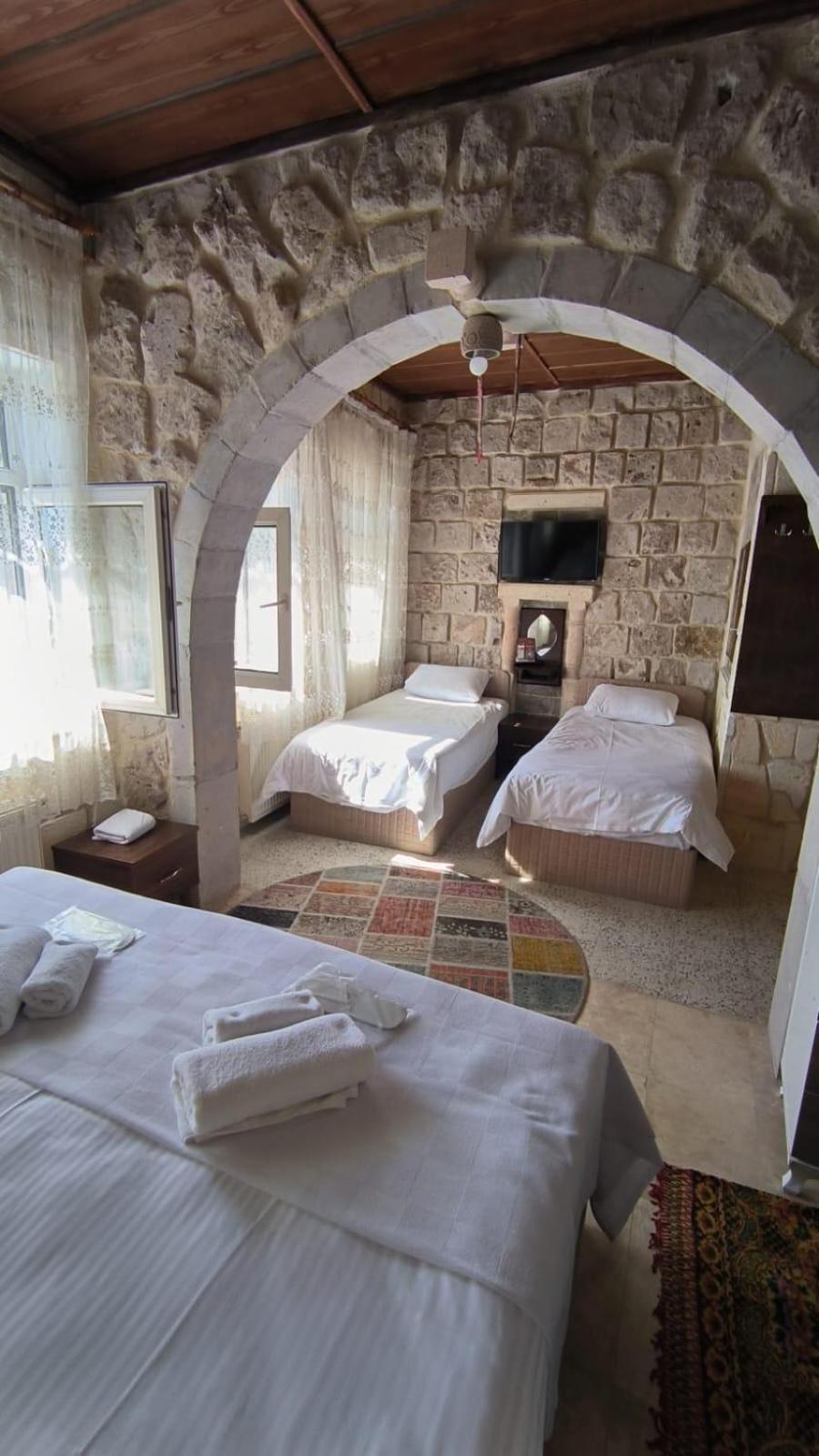 Crazy Horse Hostel *