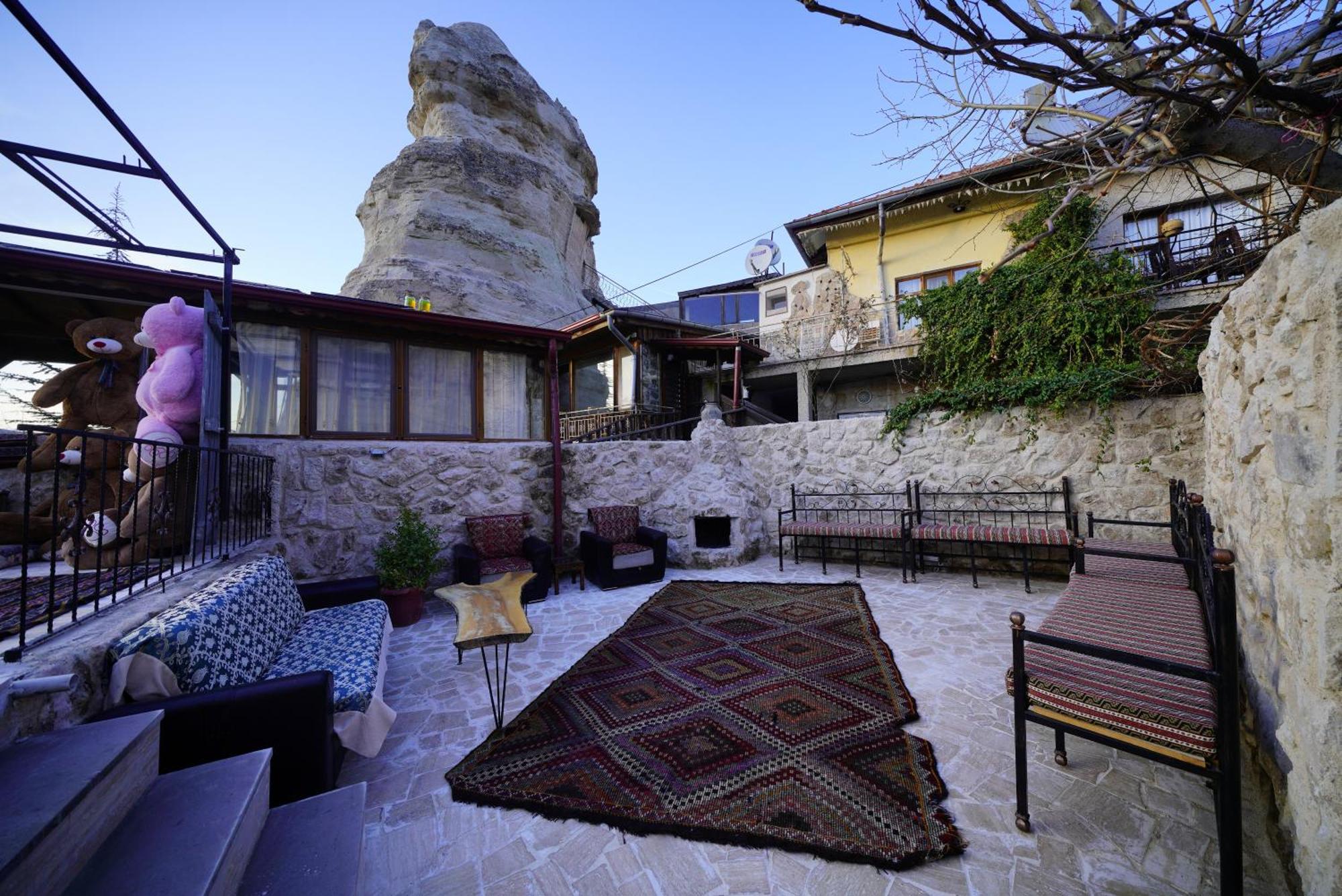 Glory Art Stone House Hotel