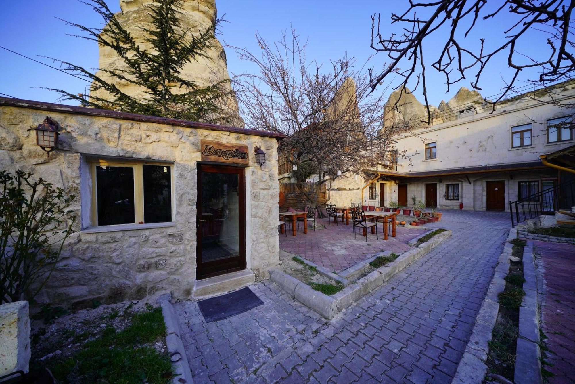 Glory Art Stone House *