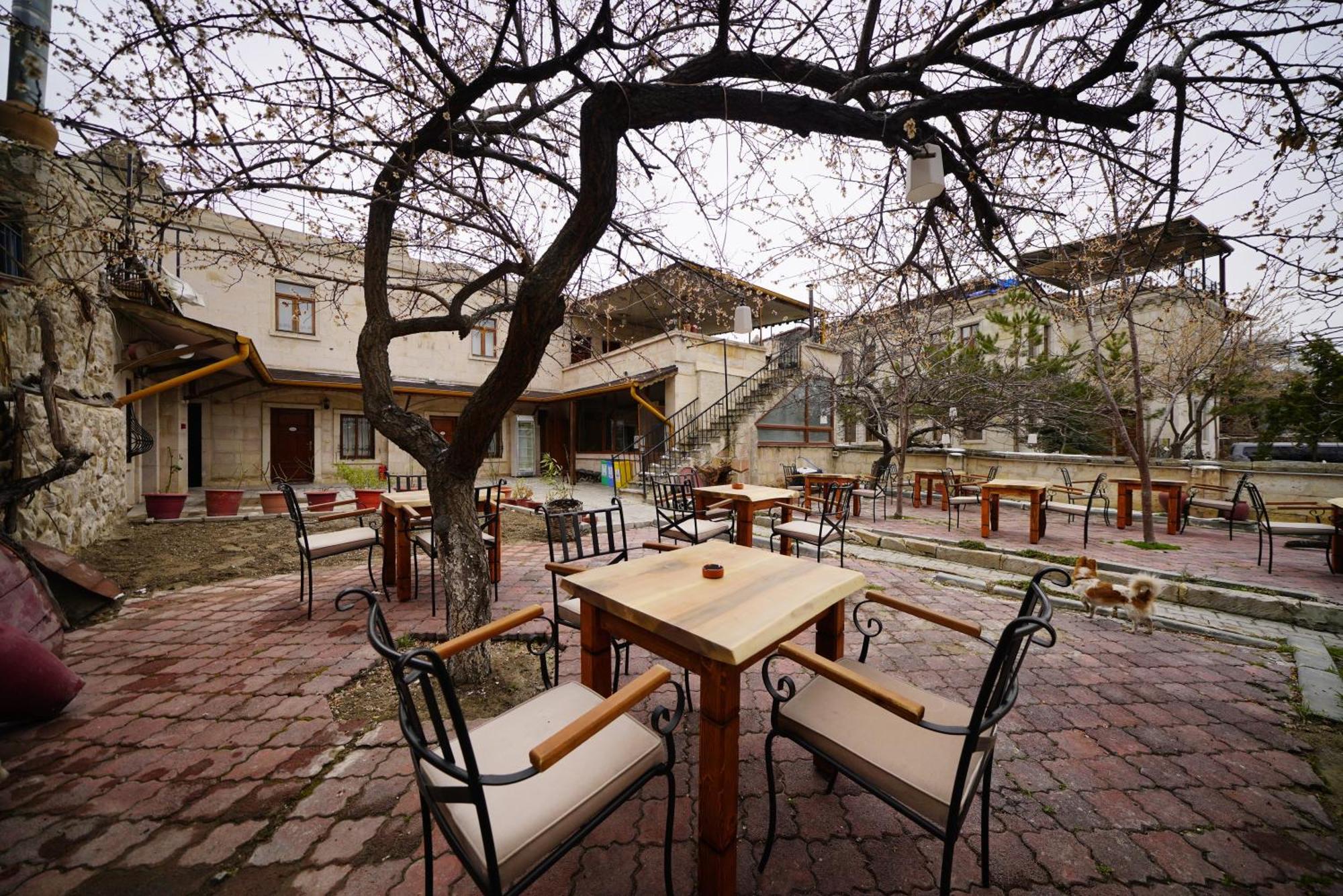 Hotel Glory Art Stone House