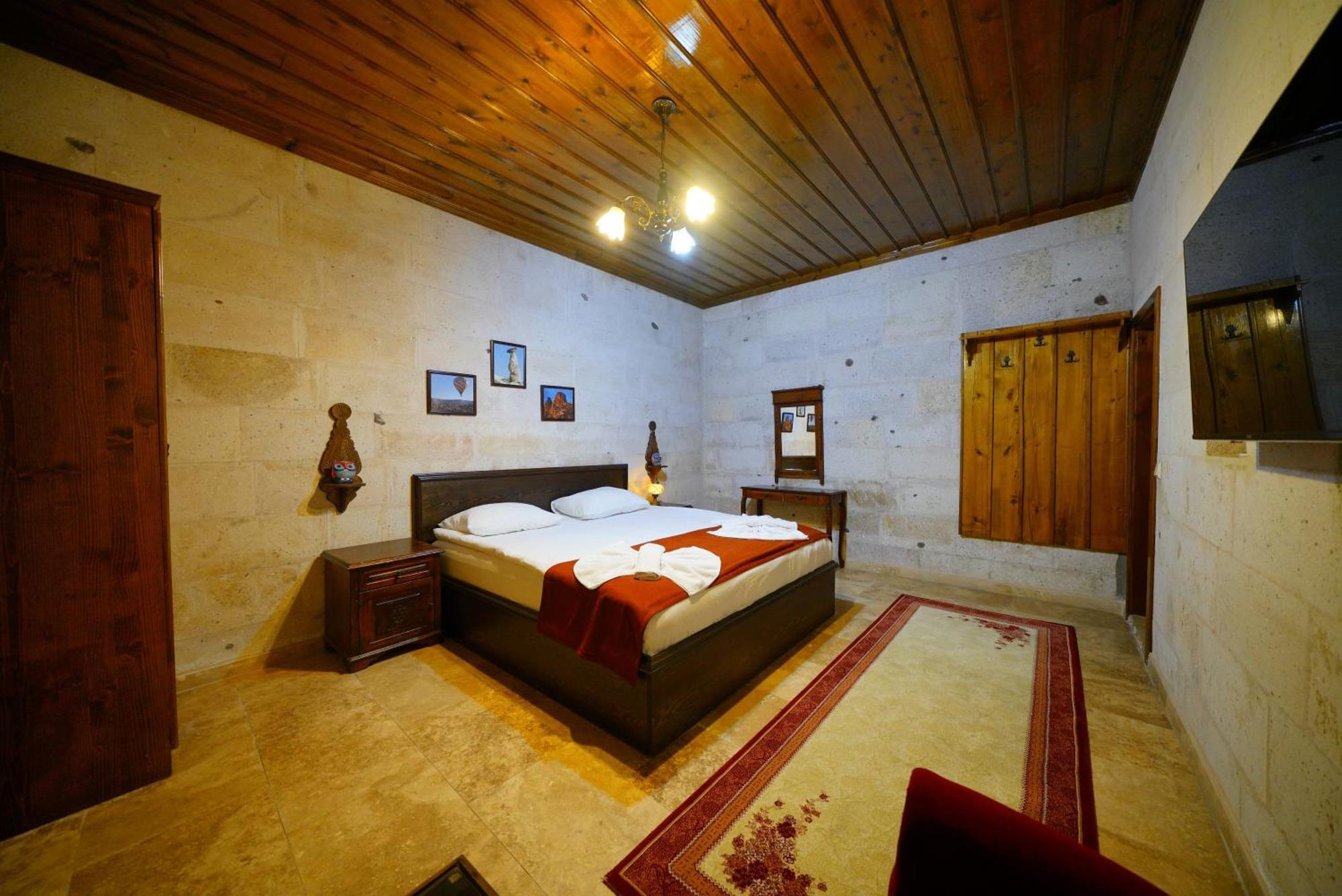 Glory Art Stone House Hotel