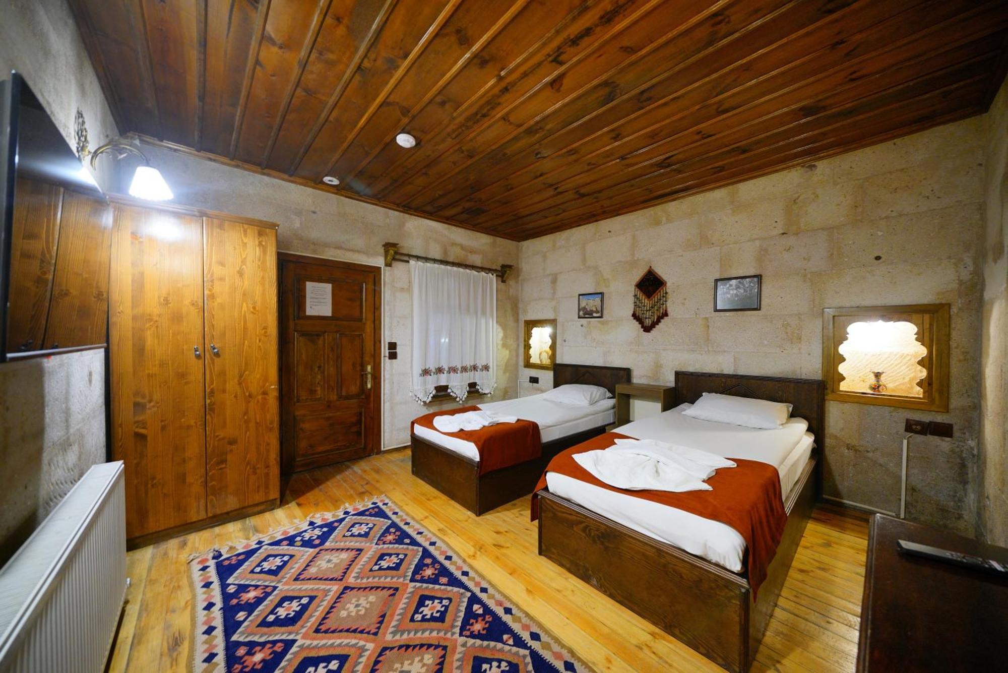 Glory Art Stone House Hotel *