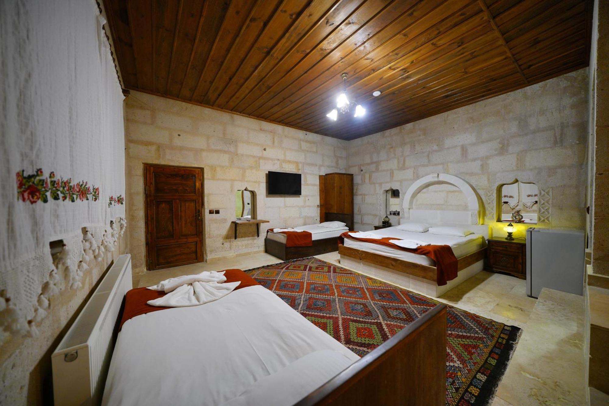 Glory Art Stone House Hotel