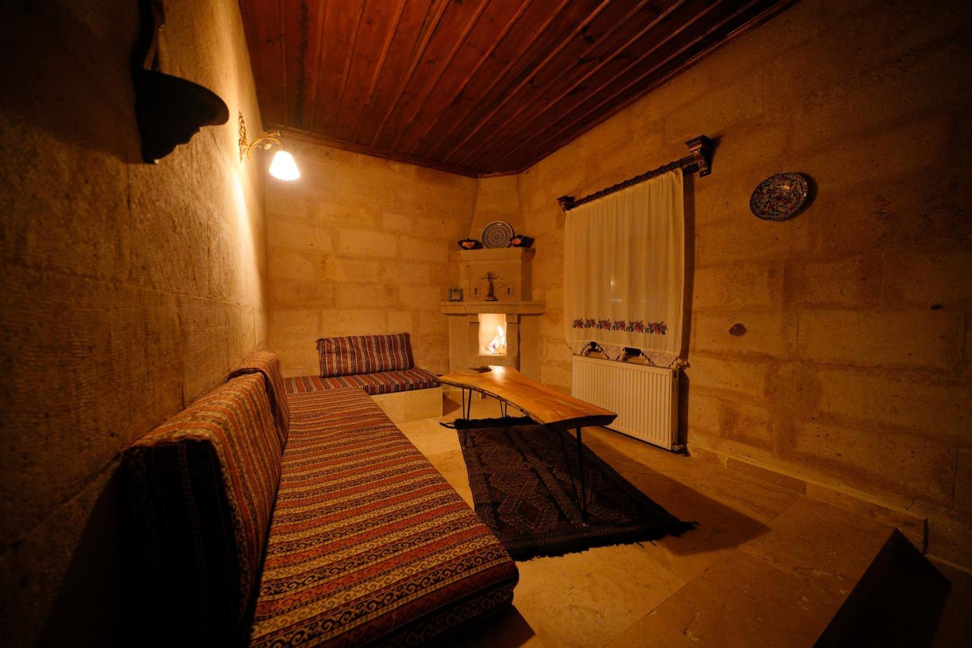 Glory Art Stone House *