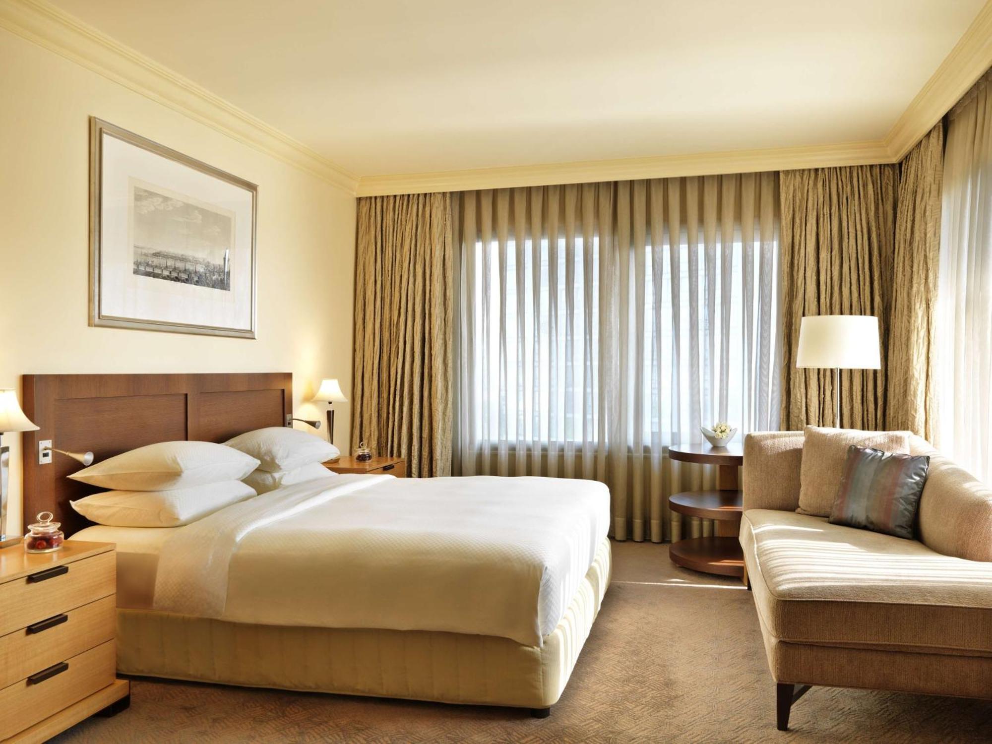 Grand Hyatt Hotel 5*