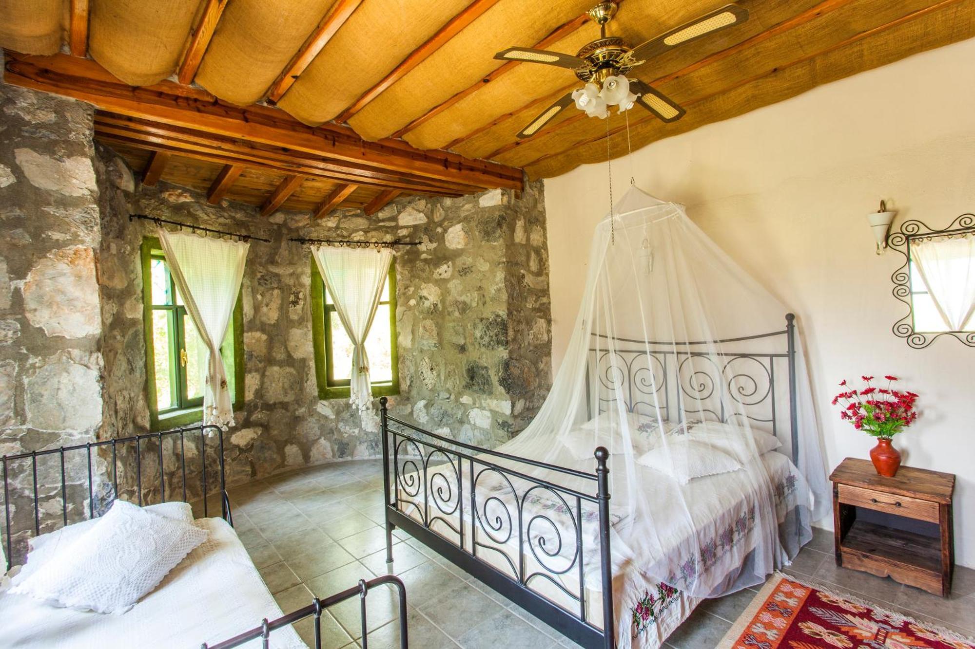 Bed & Breakfast Otantik Tas Ev