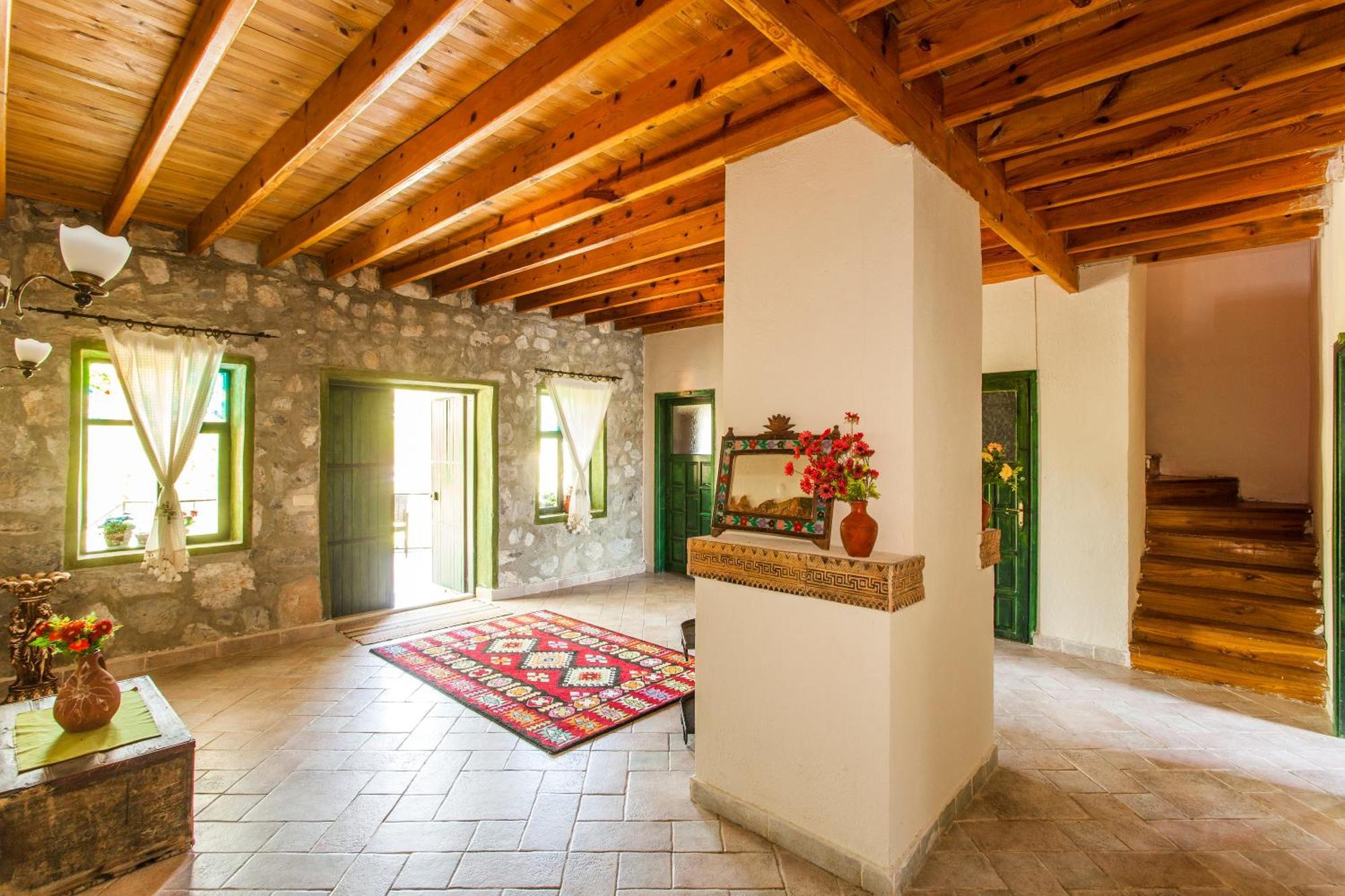 Otantik Tas Ev Bed & Breakfast 3*