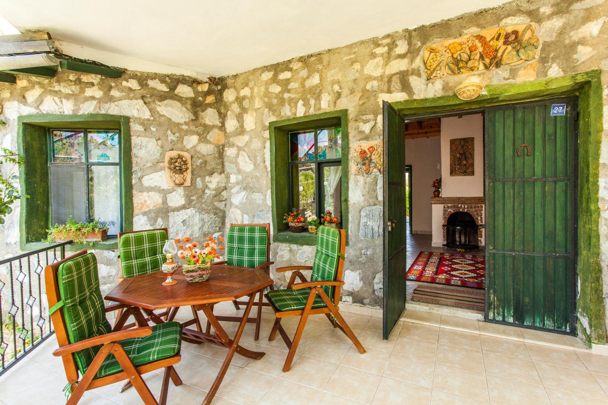 Bed & Breakfast Otantik Tas Ev 3*