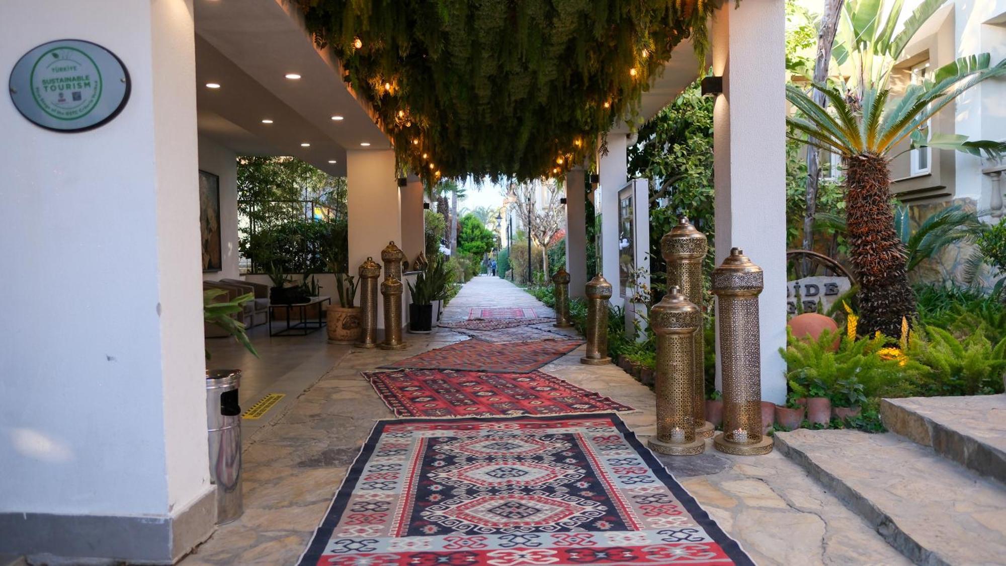 Side Village Hotel 4*