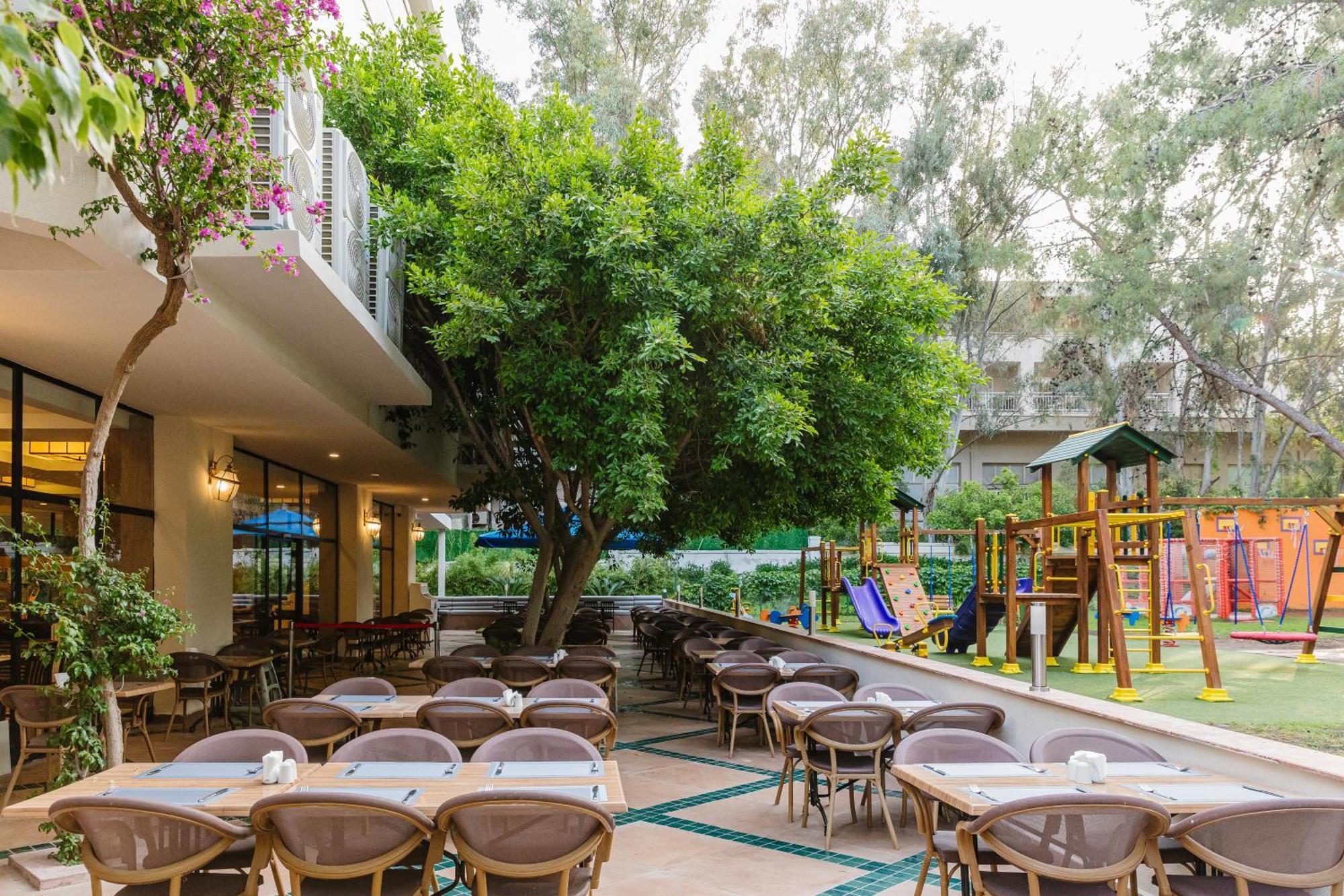 Fun & Sun Club Saphire 4*
