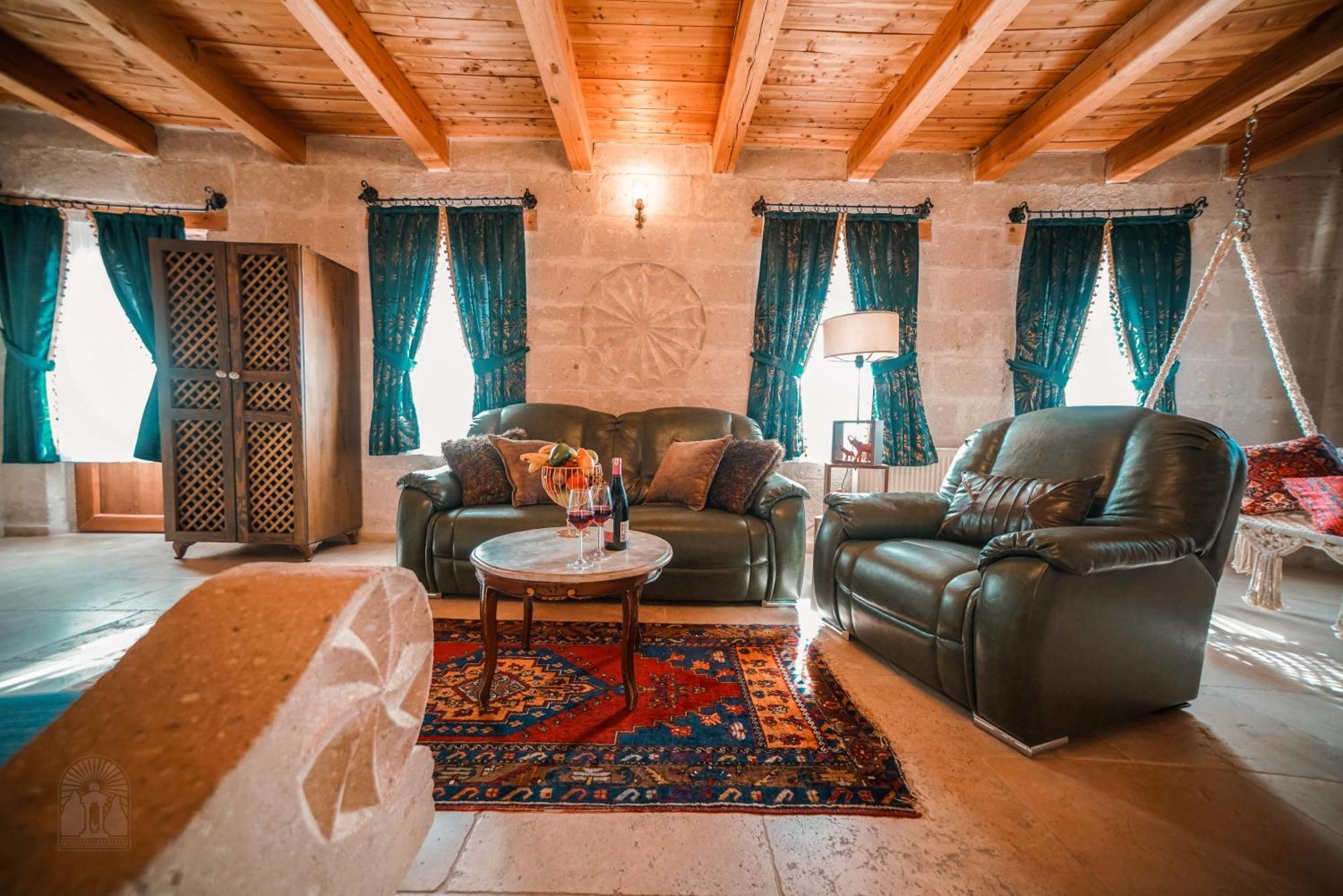 Zeus Cave Bed & Breakfast 3*