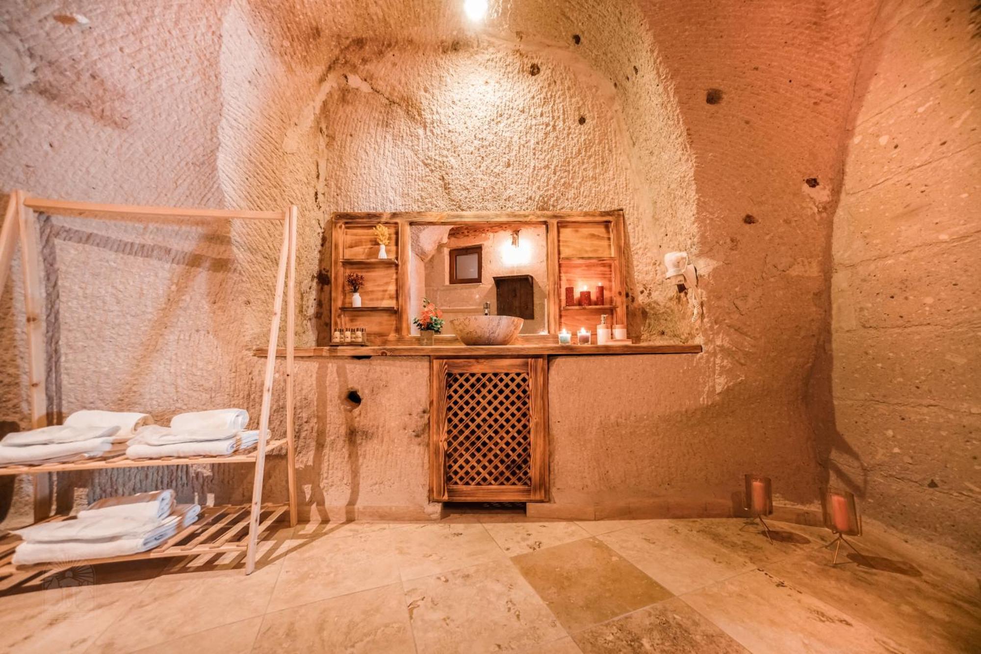 Zeus Cave Bed & Breakfast 3*