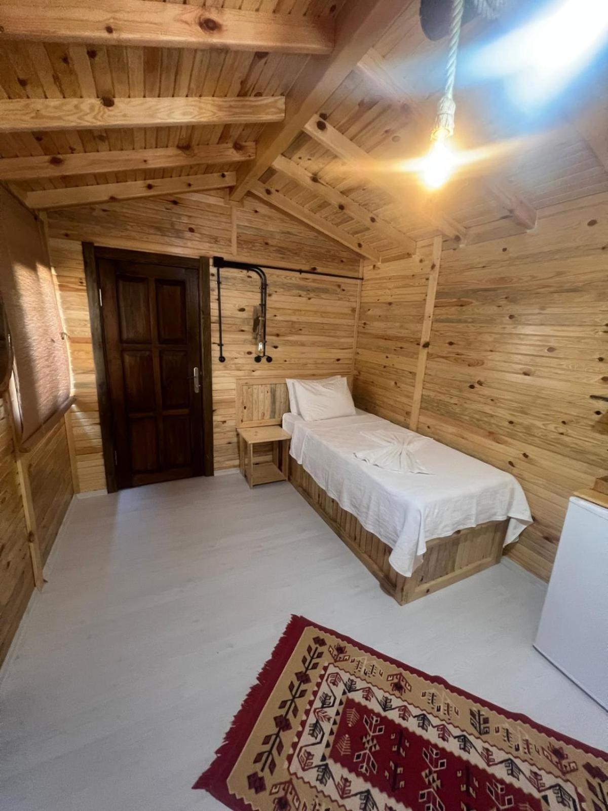 Hotel Vrasna