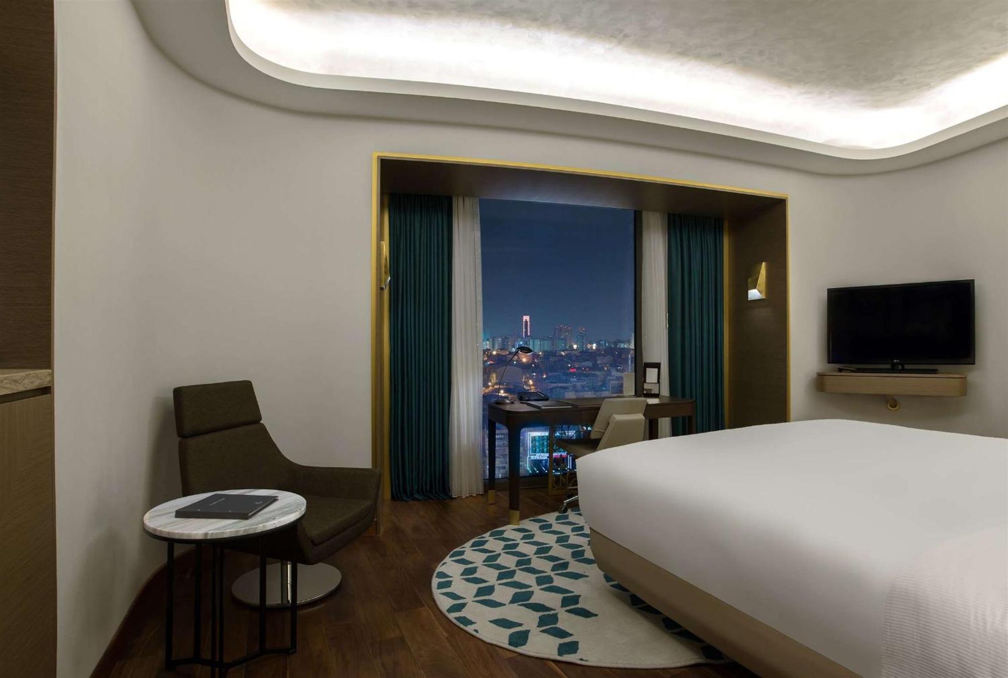Hilton Kozyatagi Hotel 5*