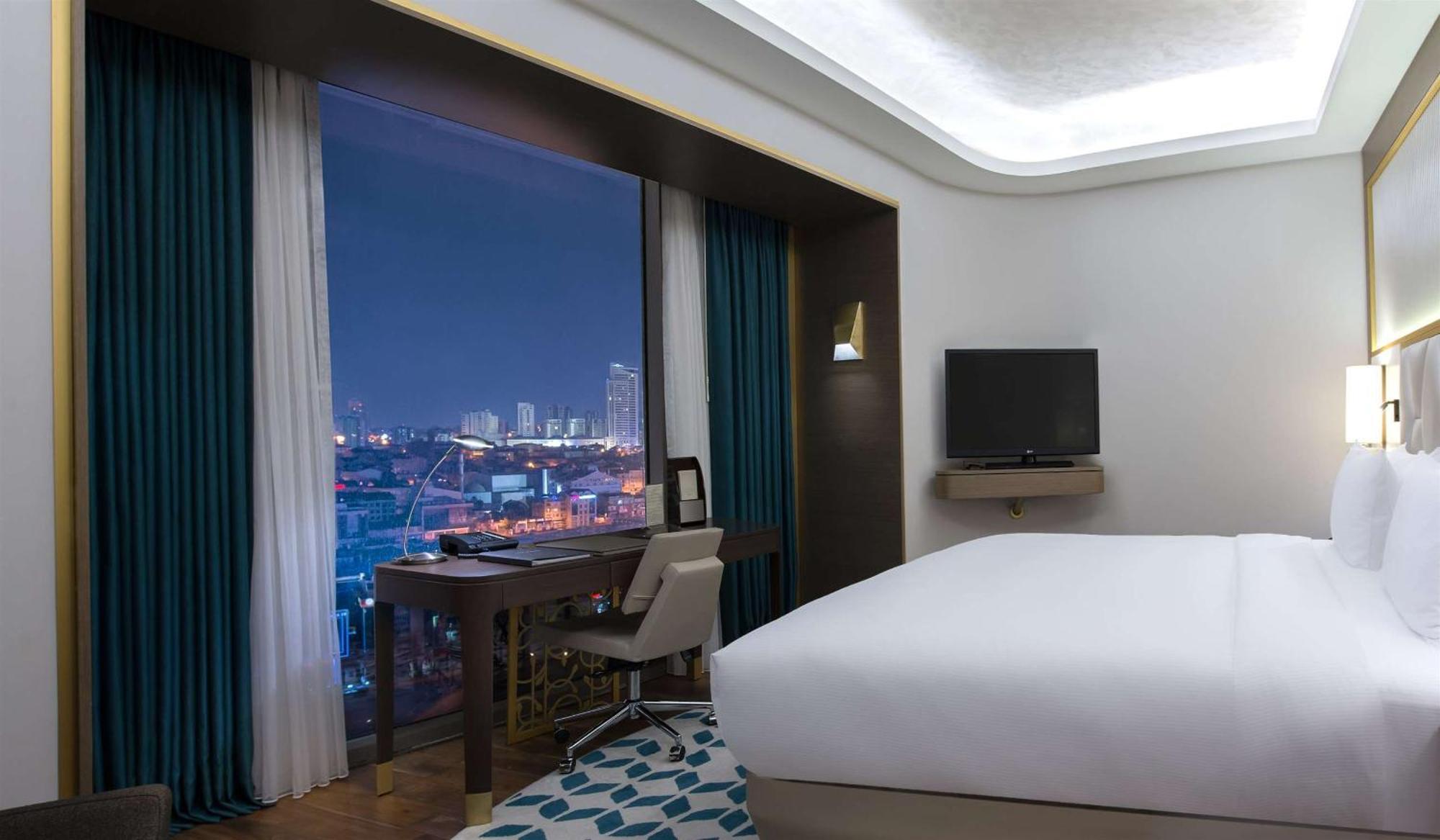 Hilton Kozyatagi Hotel 5*