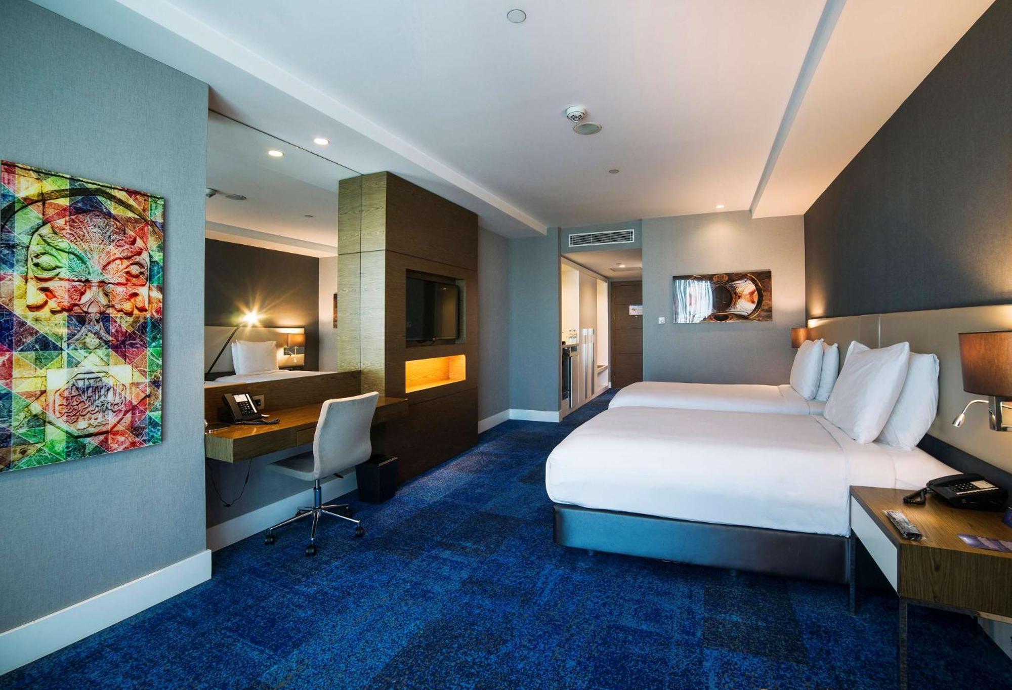 Radisson Blu Hotel, Hotel