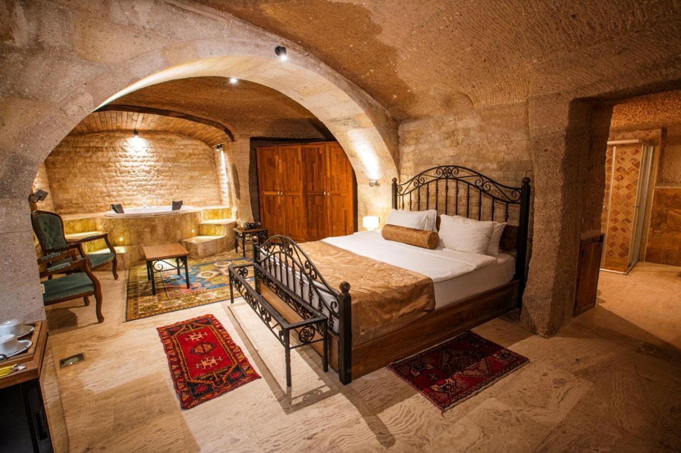 Hotel Caldera Cave & Restaurant 4*