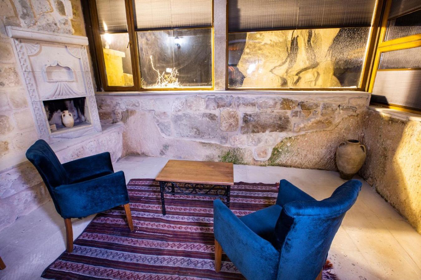 Caldera Cave & Restaurant