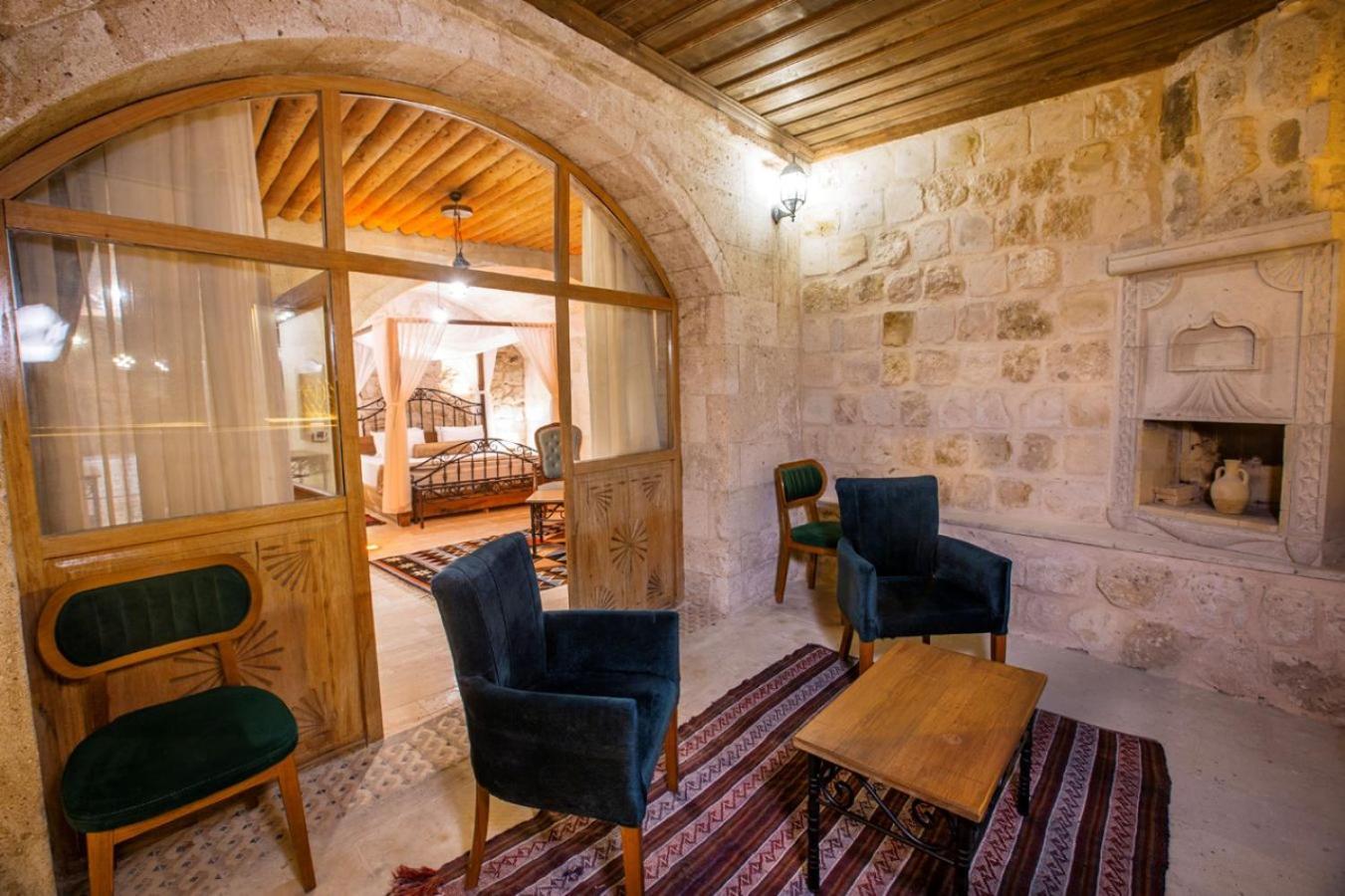 Hotel Caldera Cave & Restaurant