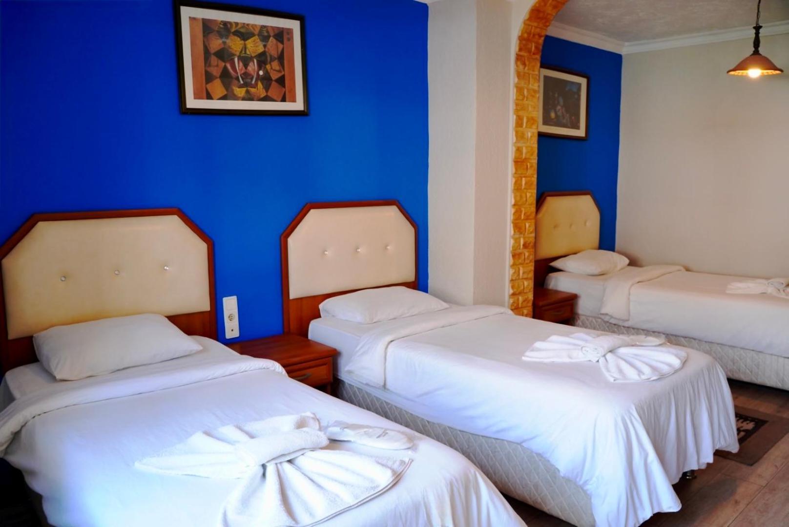 Rebetika & Bistro Hotel