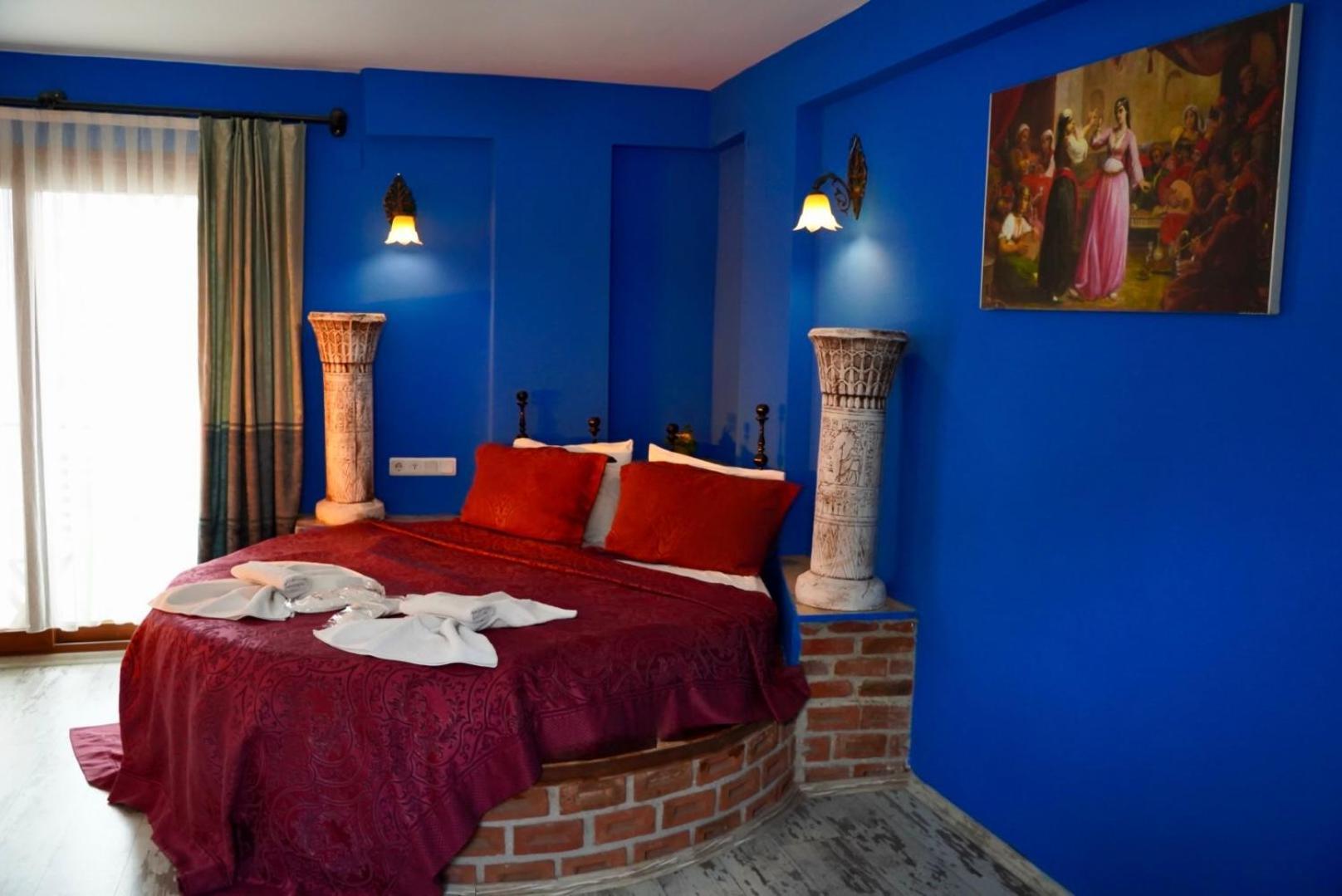 Hotel Rebetika & Bistro