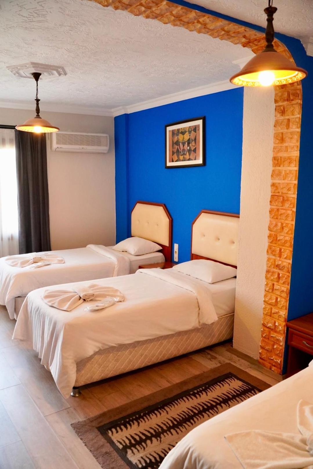 Rebetika & Bistro 3*