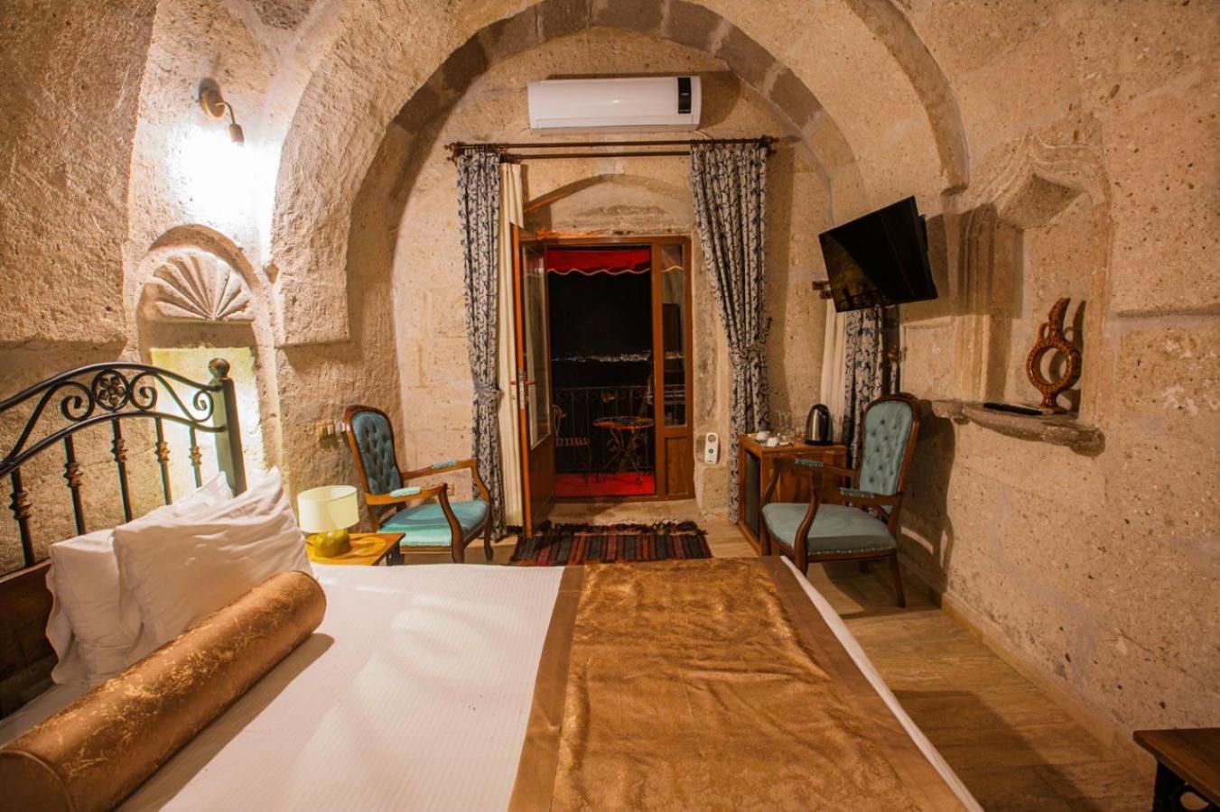 Caldera Cave & Restaurant Hotel 4*