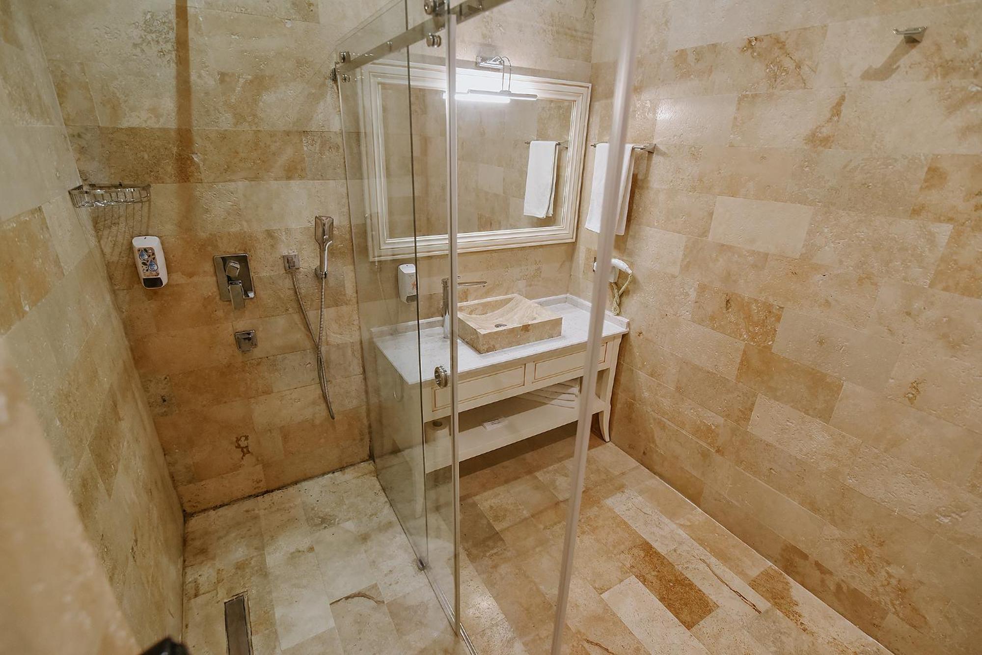 Royal Comfort Hotel