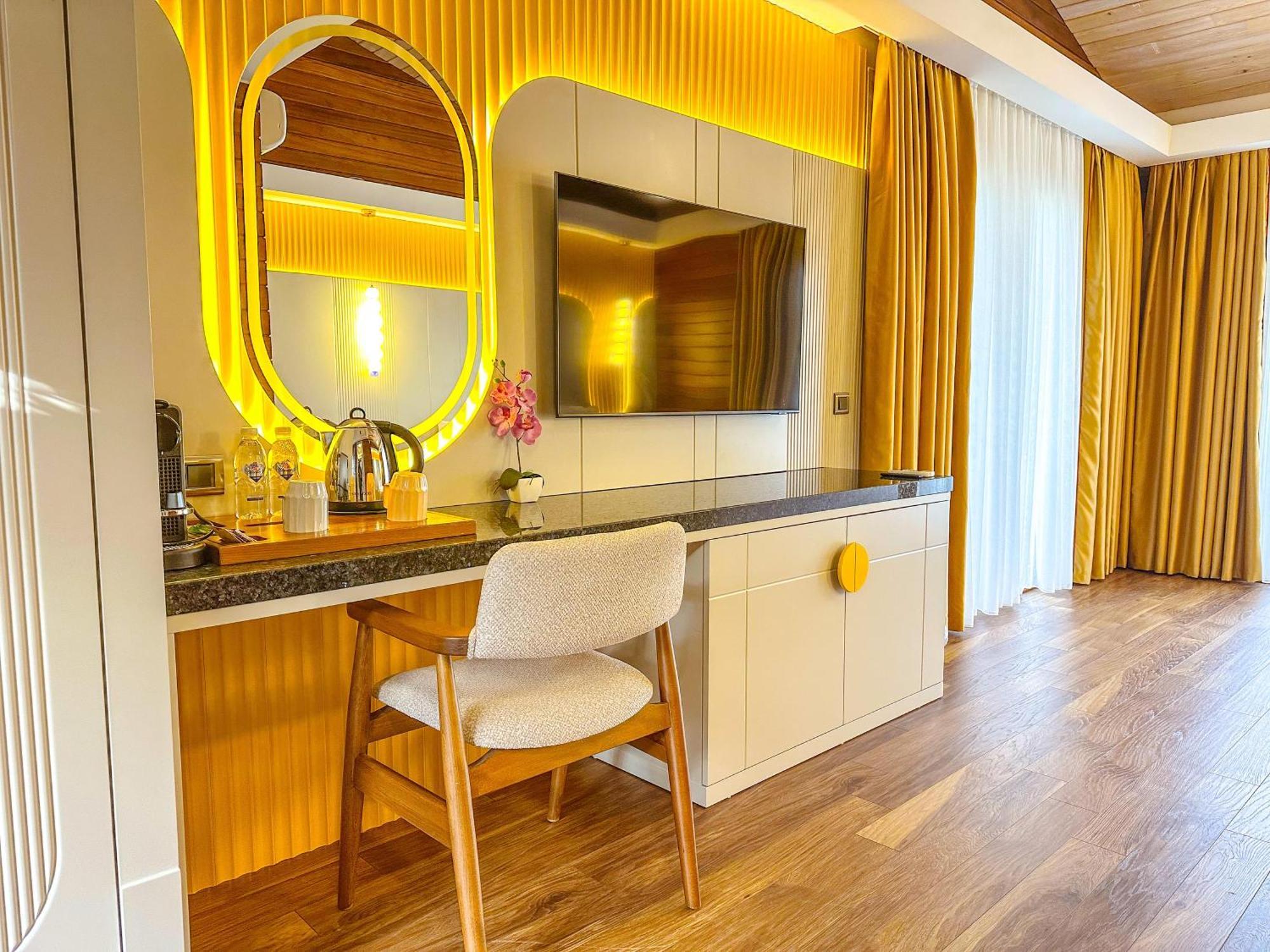 Hotel Hera Cirali