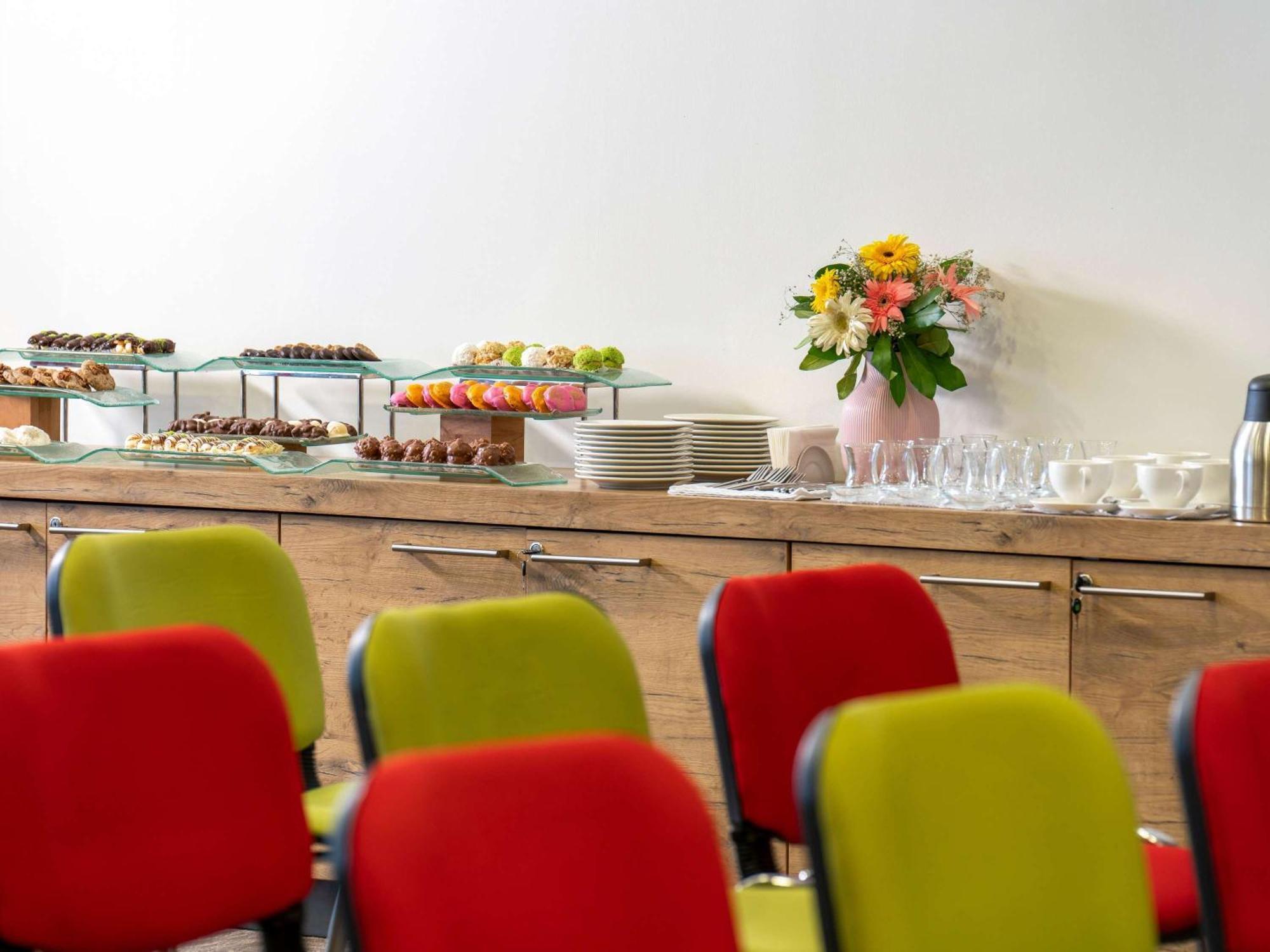Ibis Airport Hotel 3*