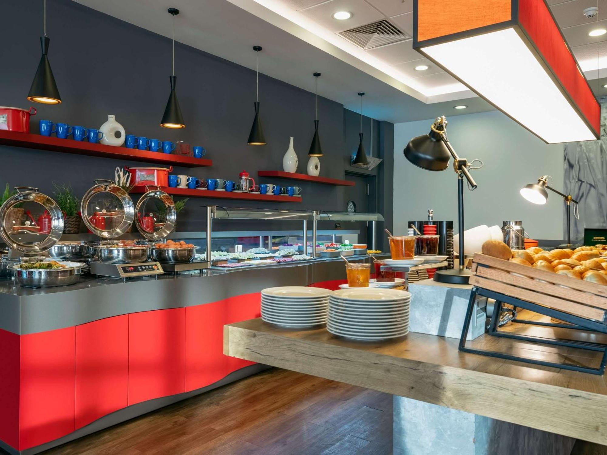 Ibis Airport 3*