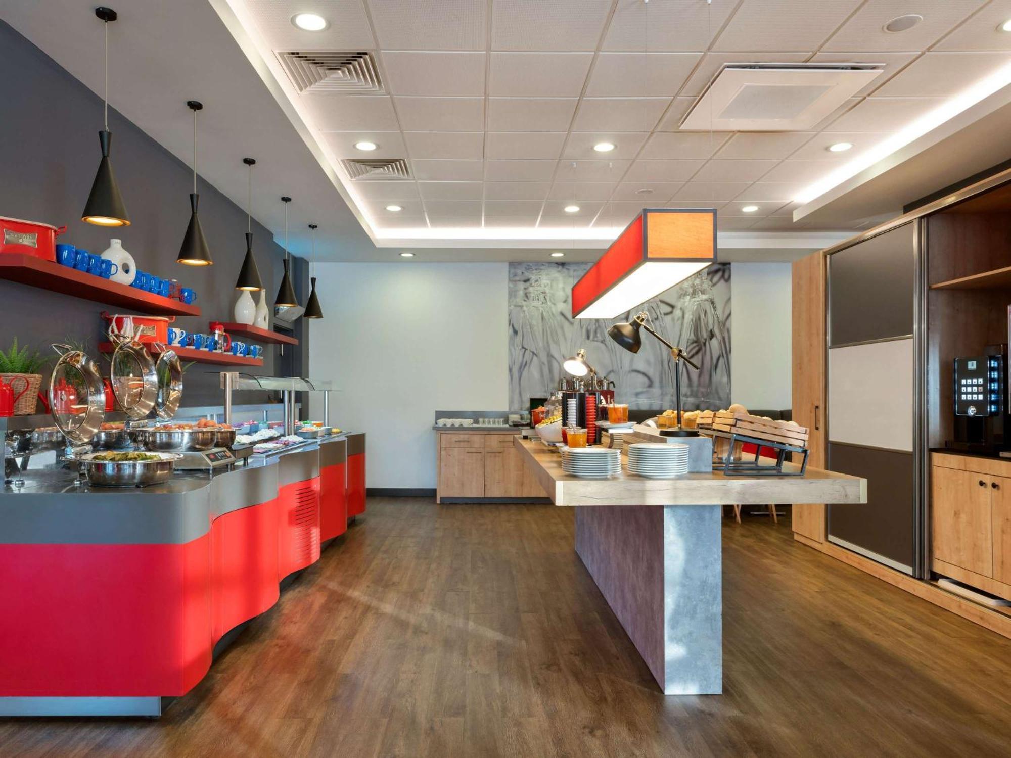 Ibis Airport Hotel