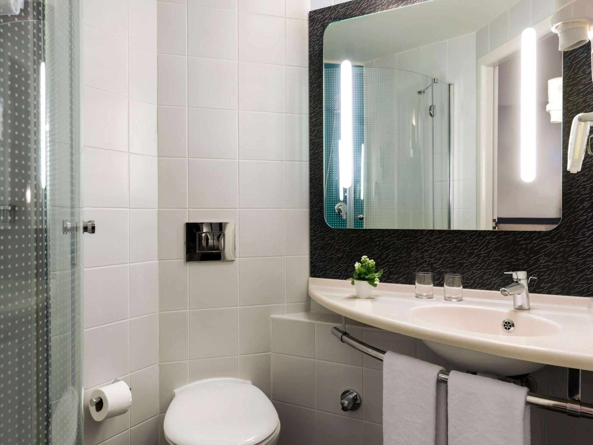 Ibis Airport 3*