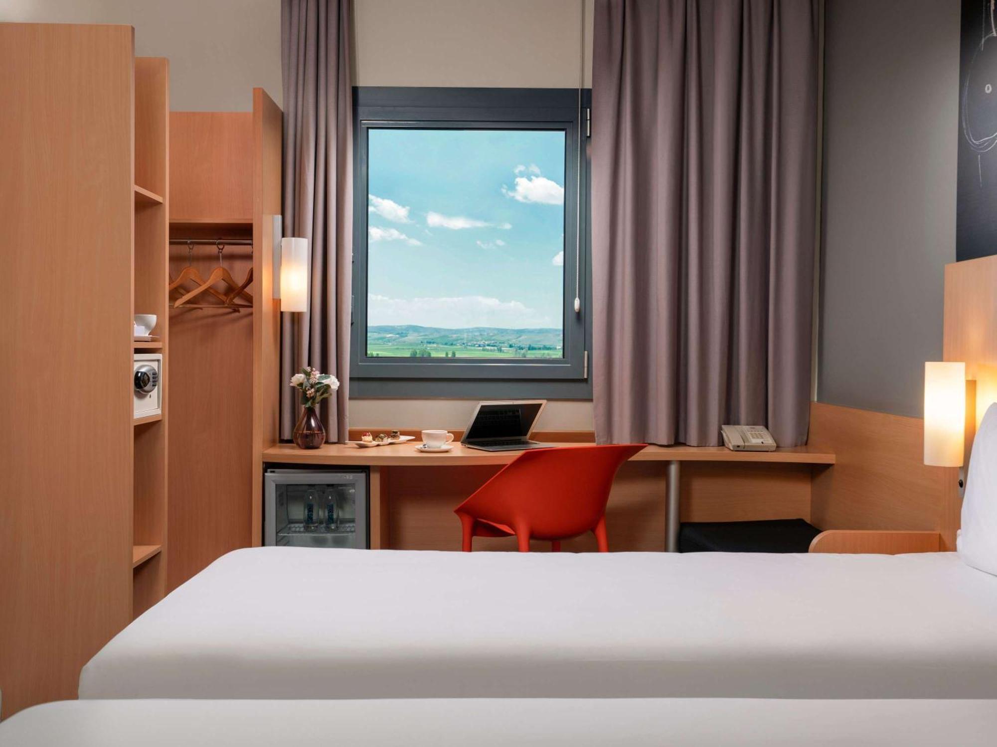 Ibis Airport