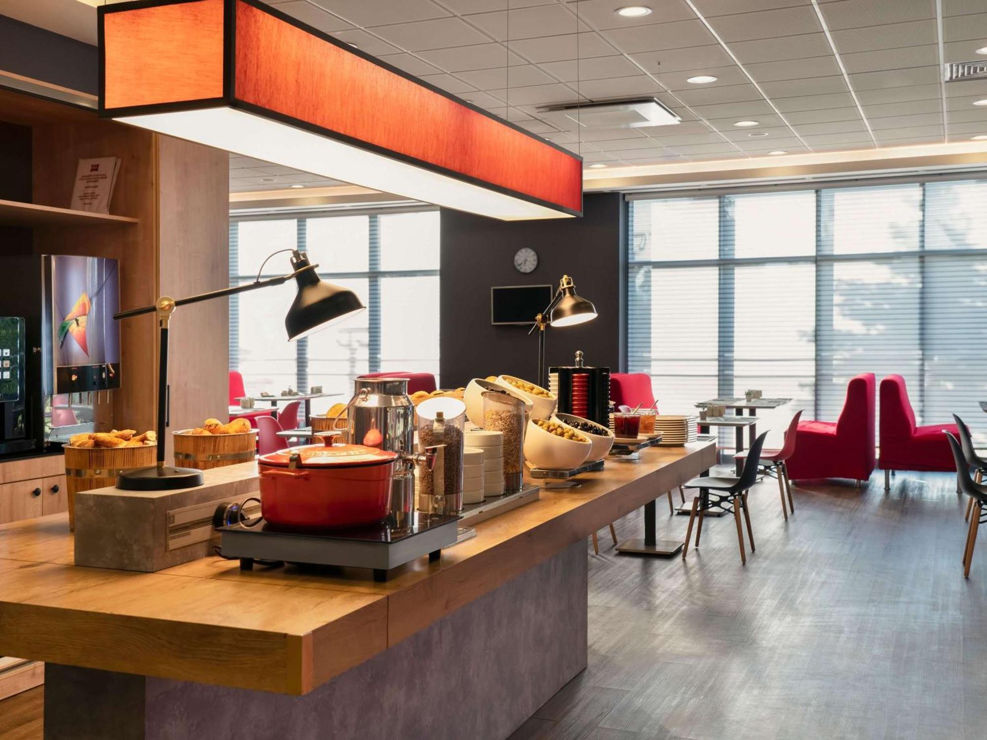 Hotel Ibis Airport