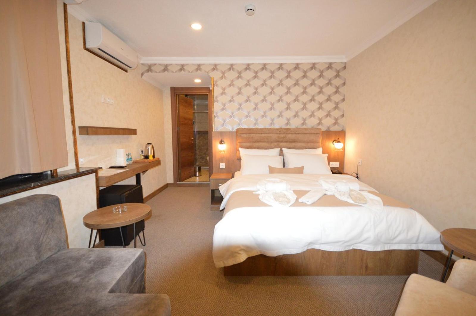Arsisa Hotel *