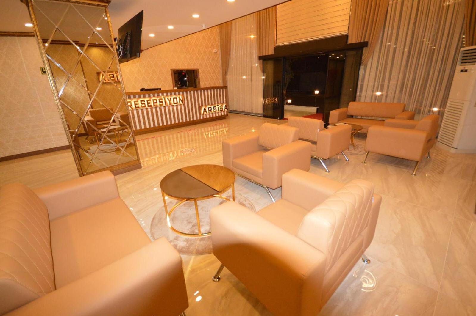 Arsisa Hotel *