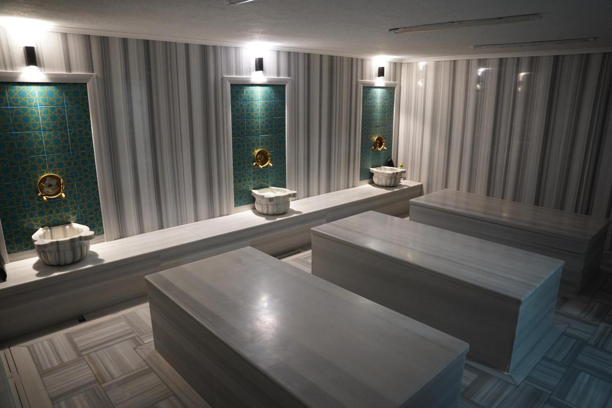 Safir Hotel 4*