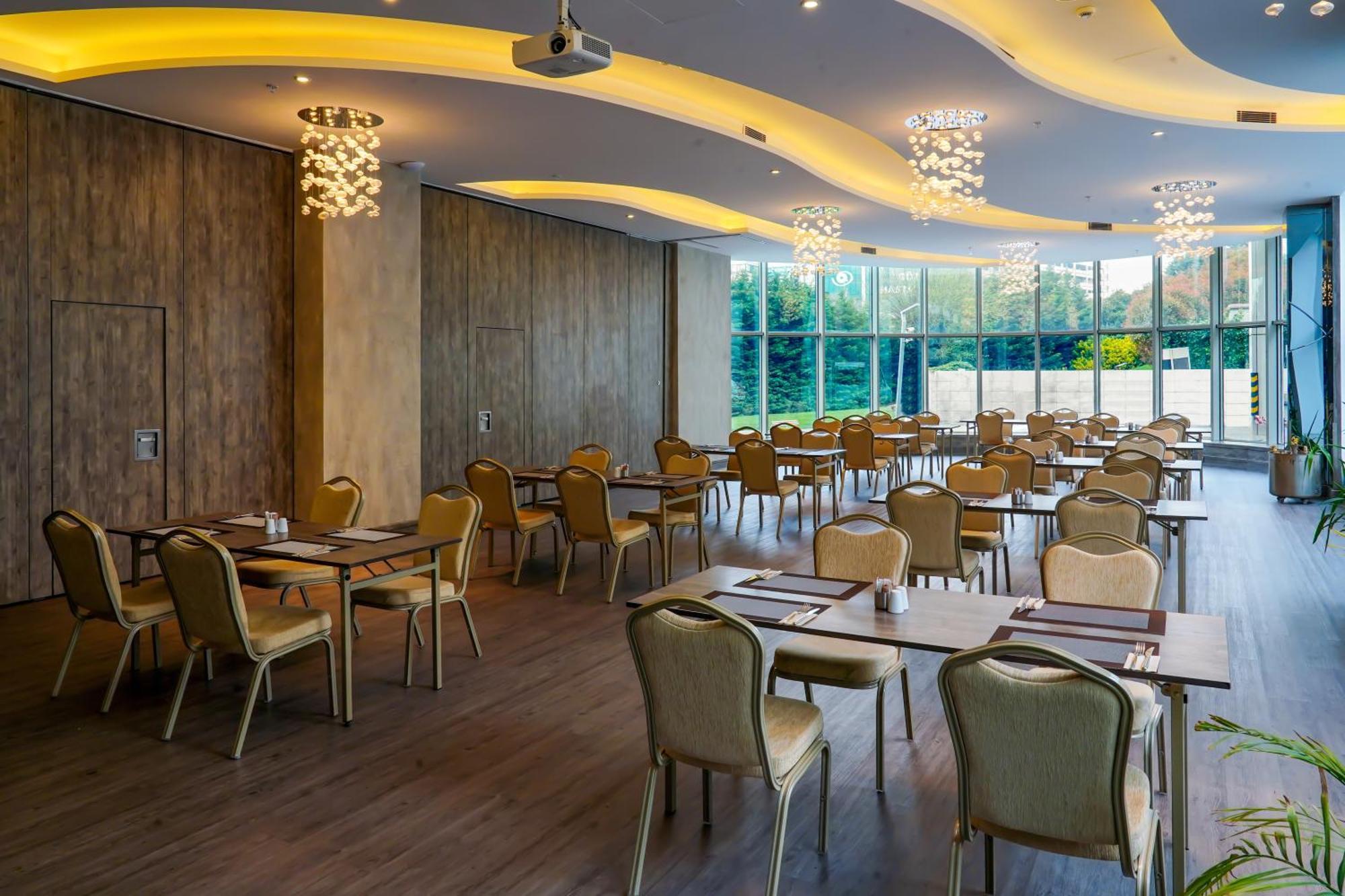 Ramada Encore Bayrampasa Hotel 4*